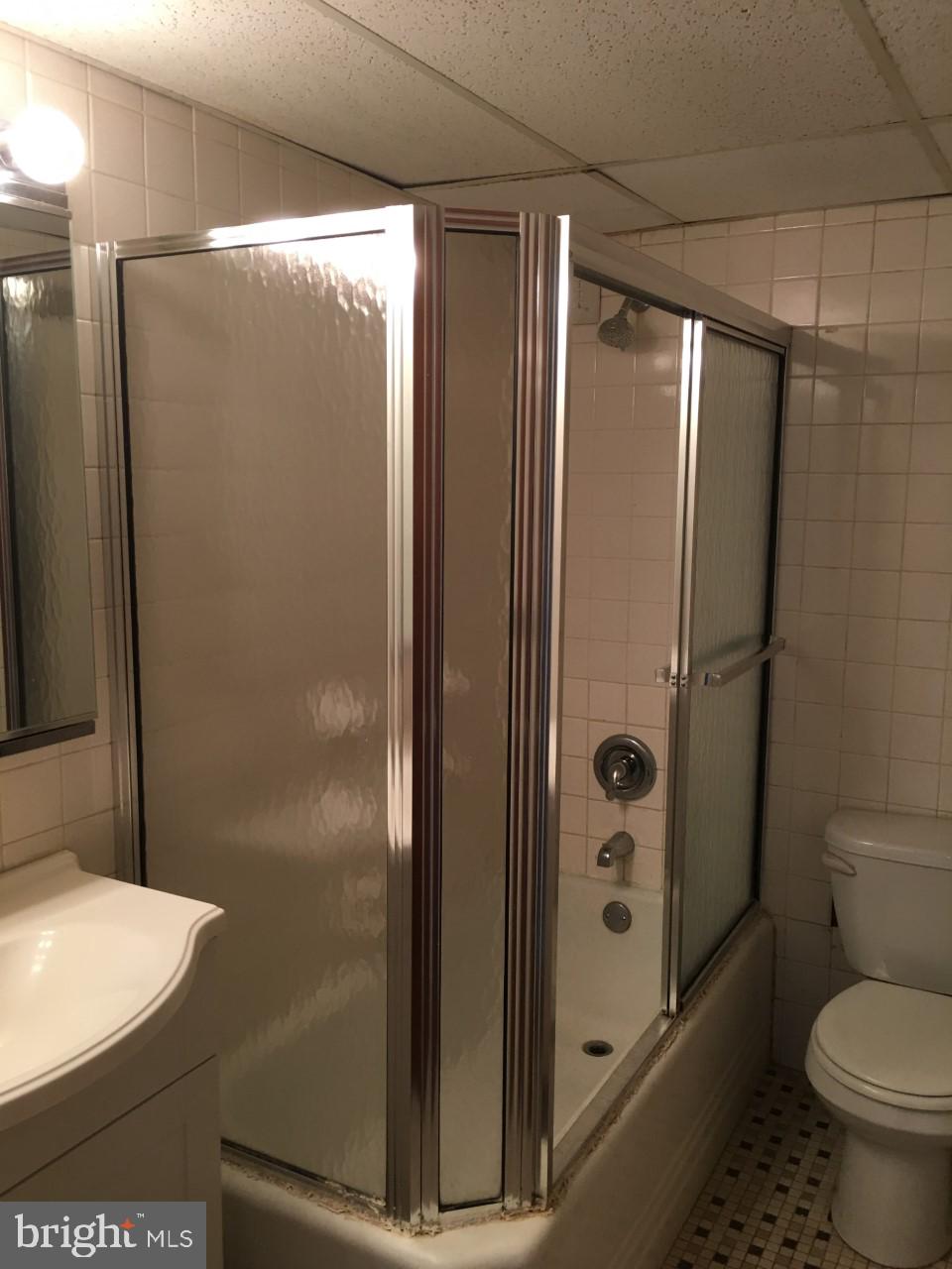 RADNOR HOUSE - Residential Lease