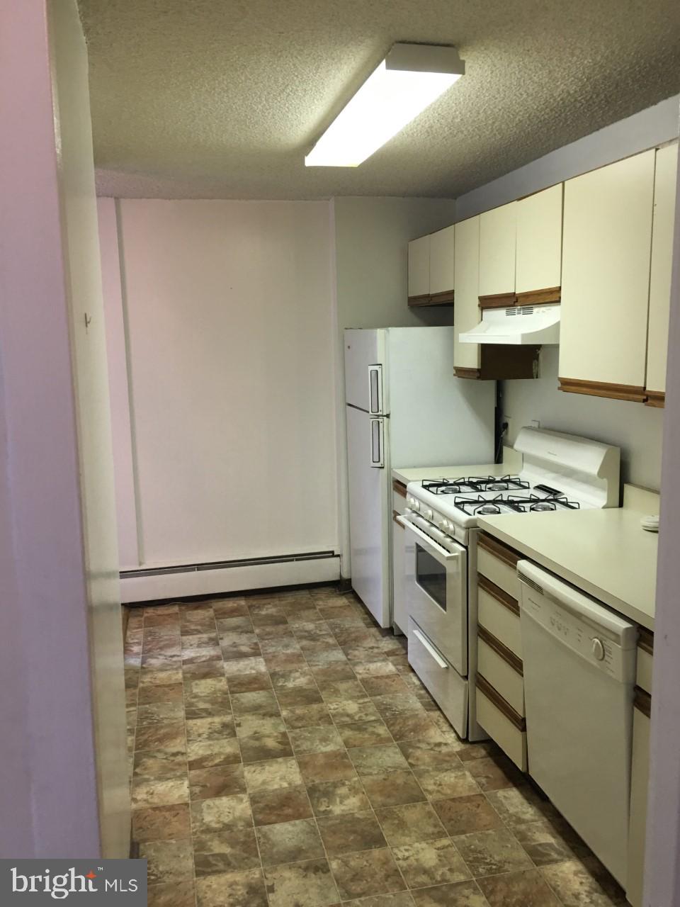 RADNOR HOUSE - Residential Lease