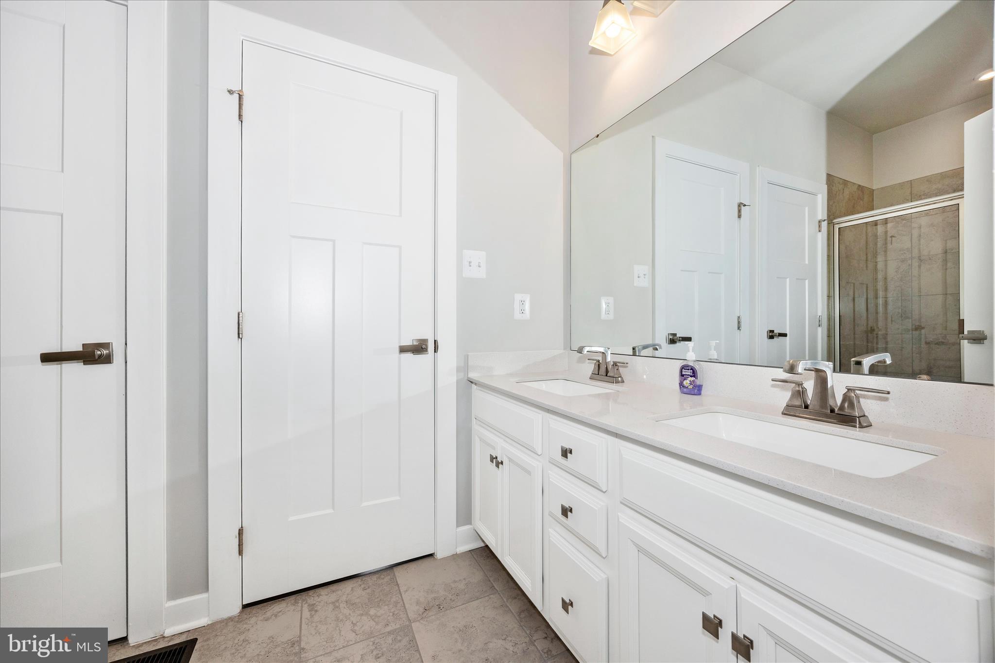 HAMPTONS - Residential