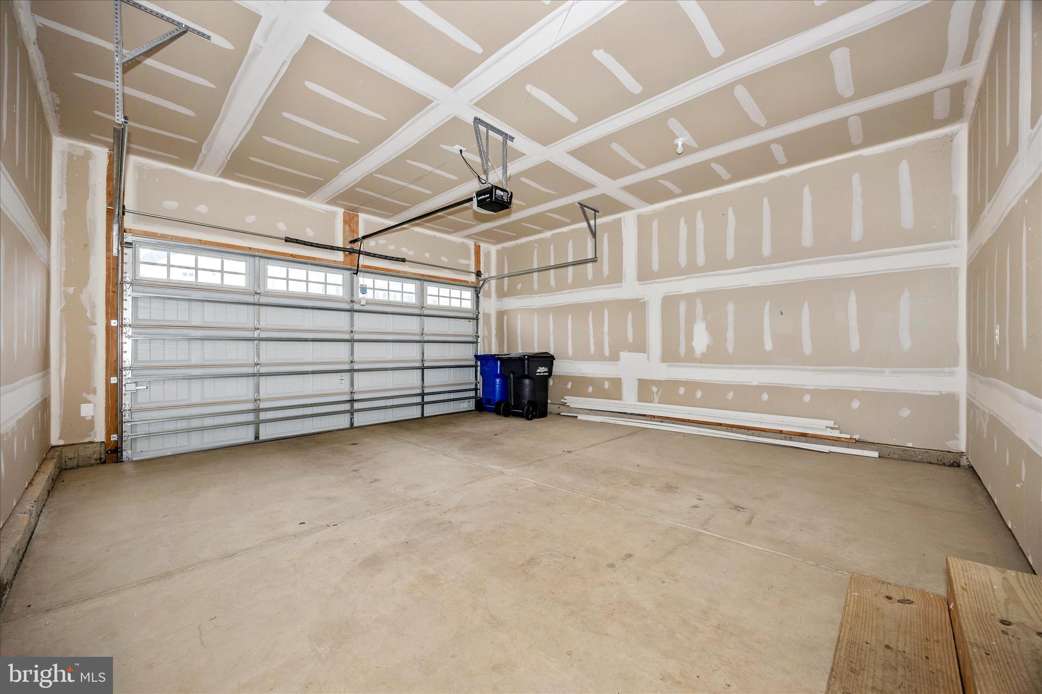 HAMPTONS - Residential