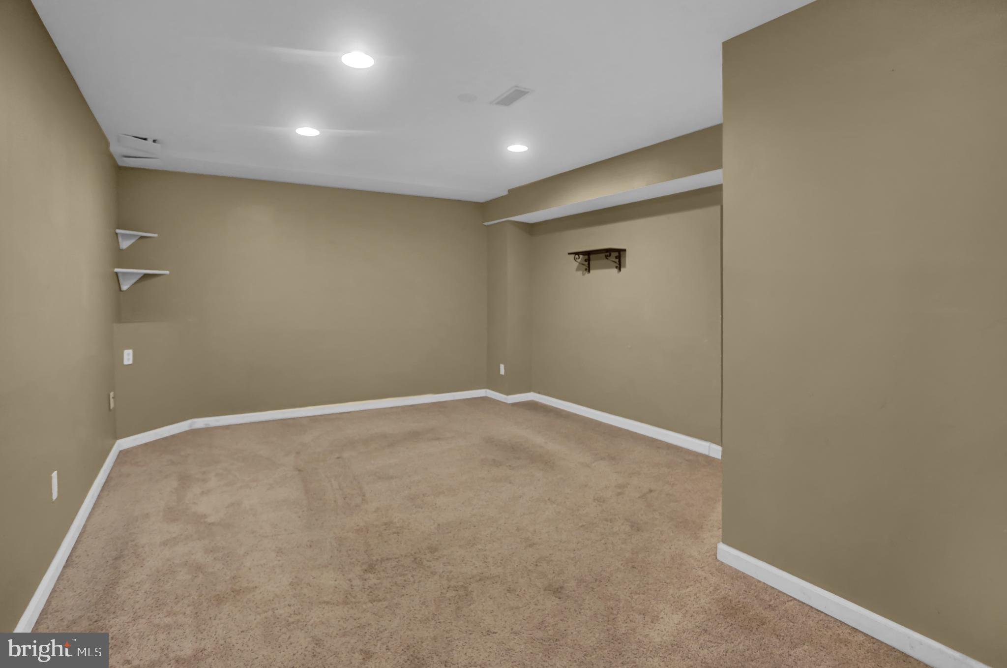 FRANKLIN SQUARE - Residential