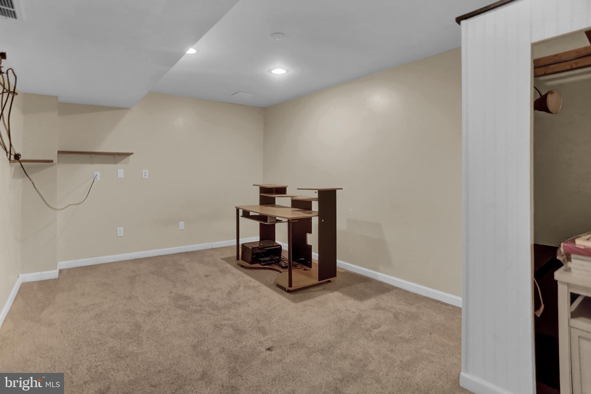 FRANKLIN SQUARE - Residential