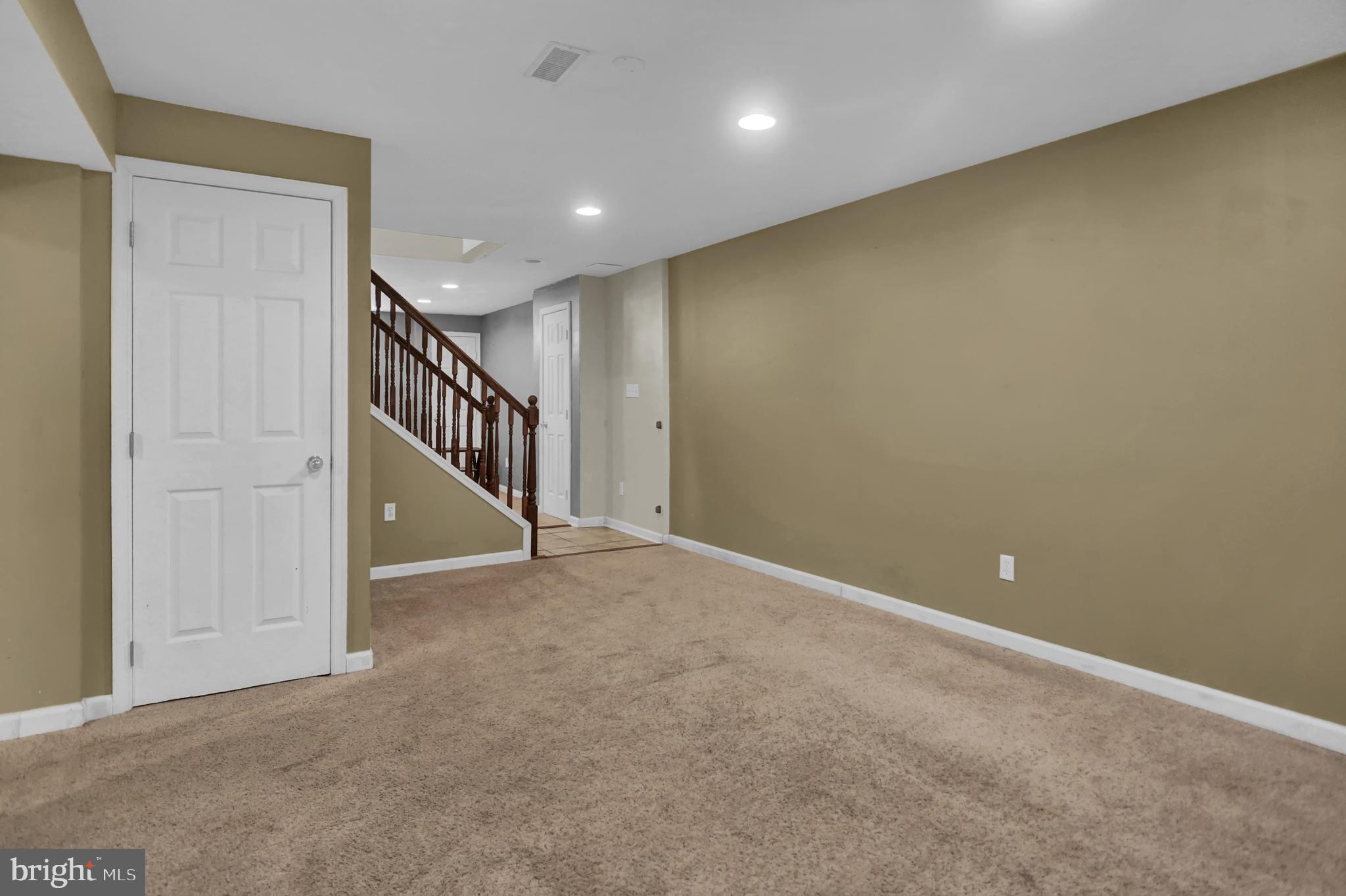 FRANKLIN SQUARE - Residential