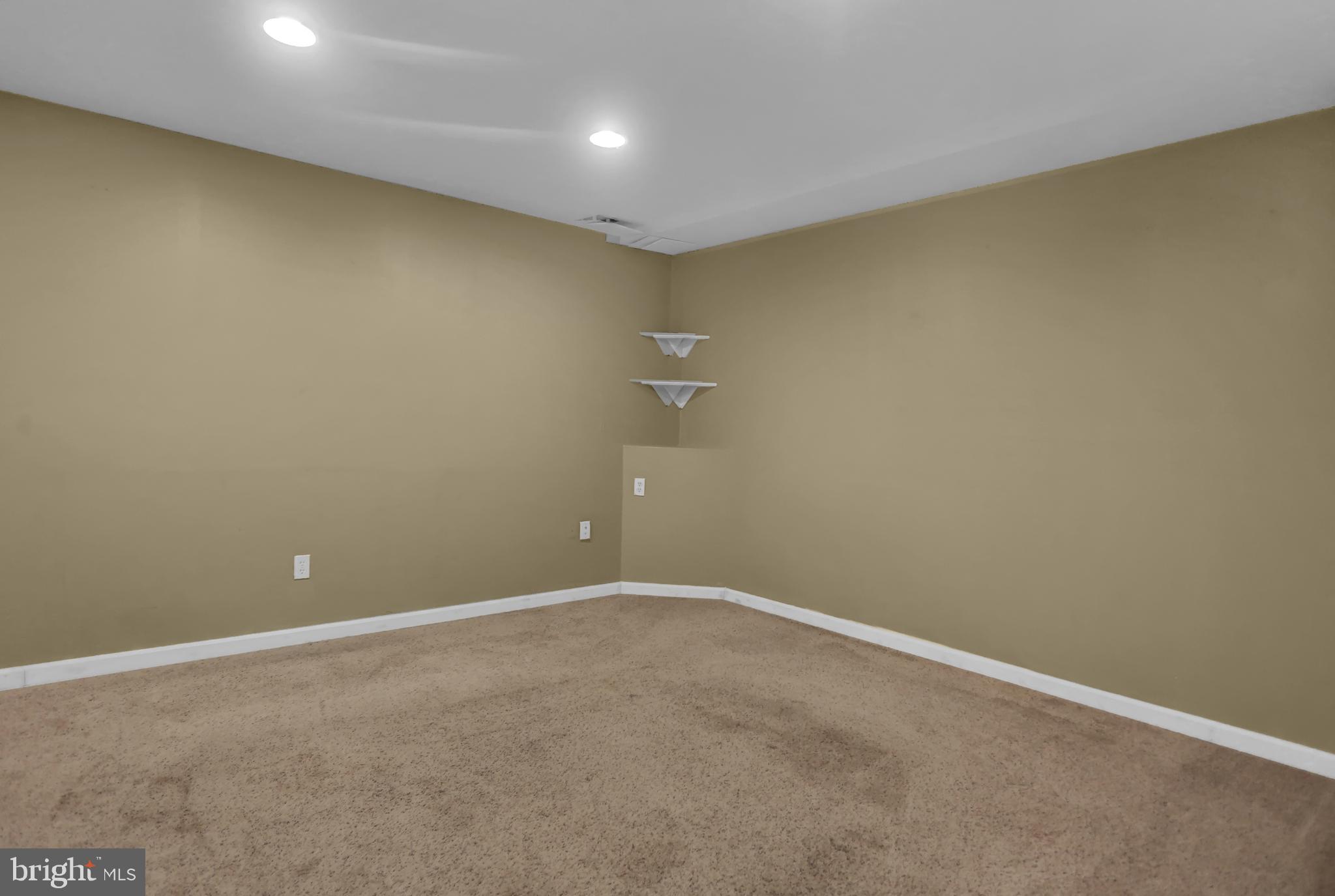 FRANKLIN SQUARE - Residential
