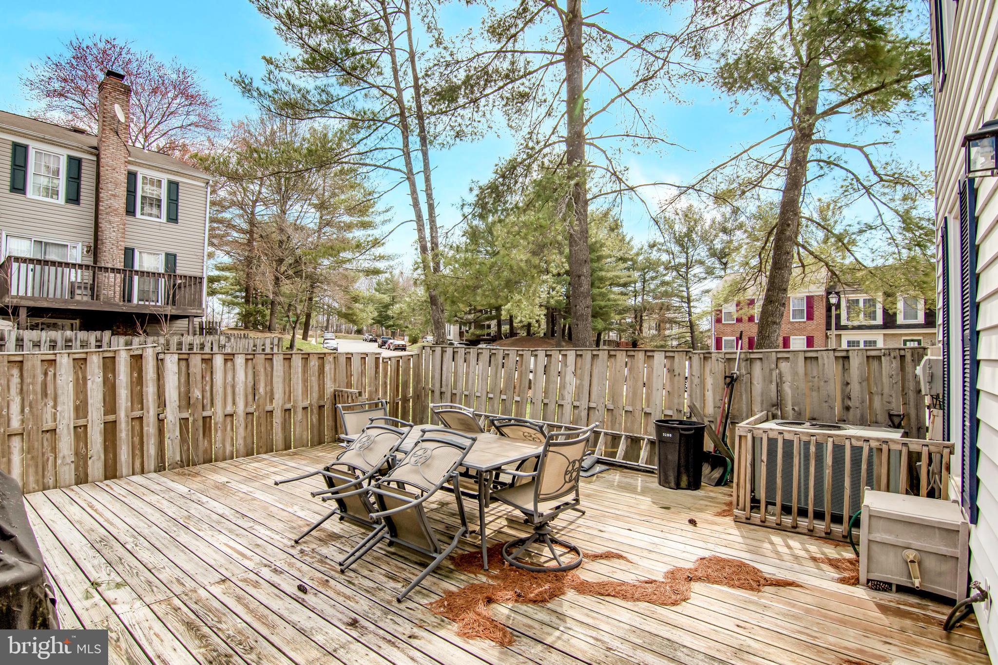 LAKE RIDGE/PROMONTRY OAK - Residential