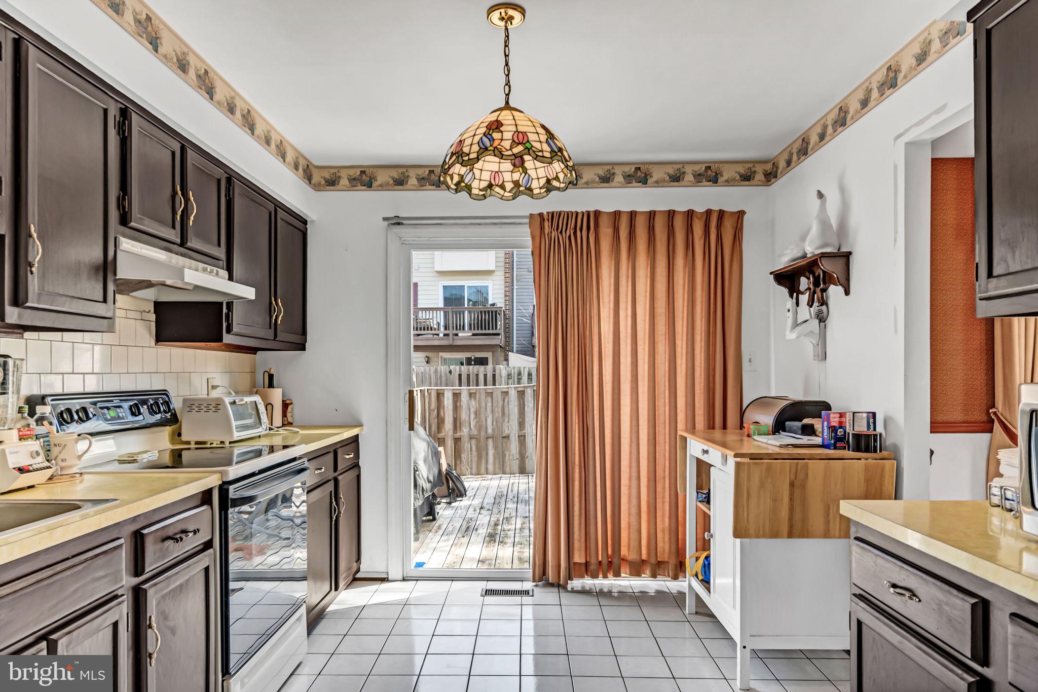 LAKE RIDGE/PROMONTRY OAK - Residential