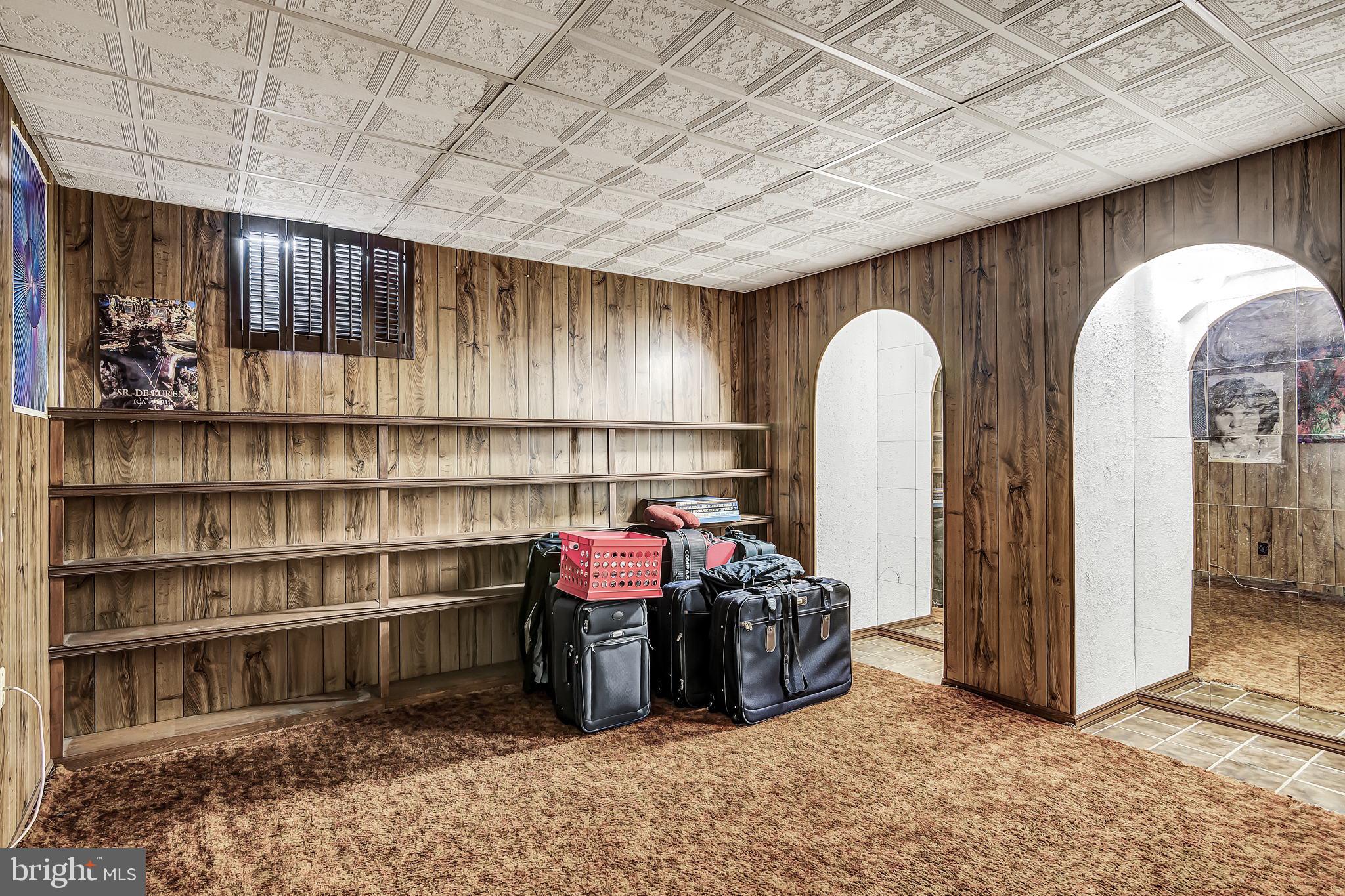 LAKE RIDGE/PROMONTRY OAK - Residential