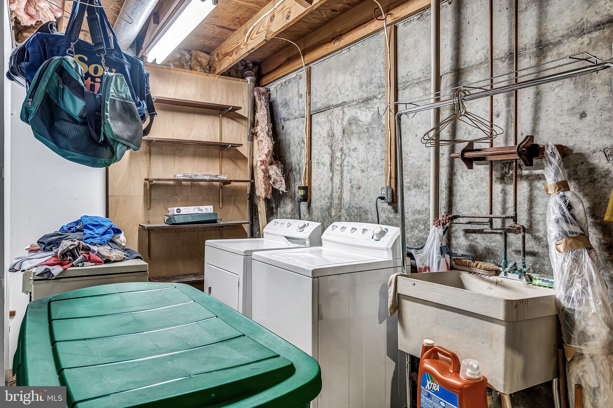 LAKE RIDGE/PROMONTRY OAK - Residential