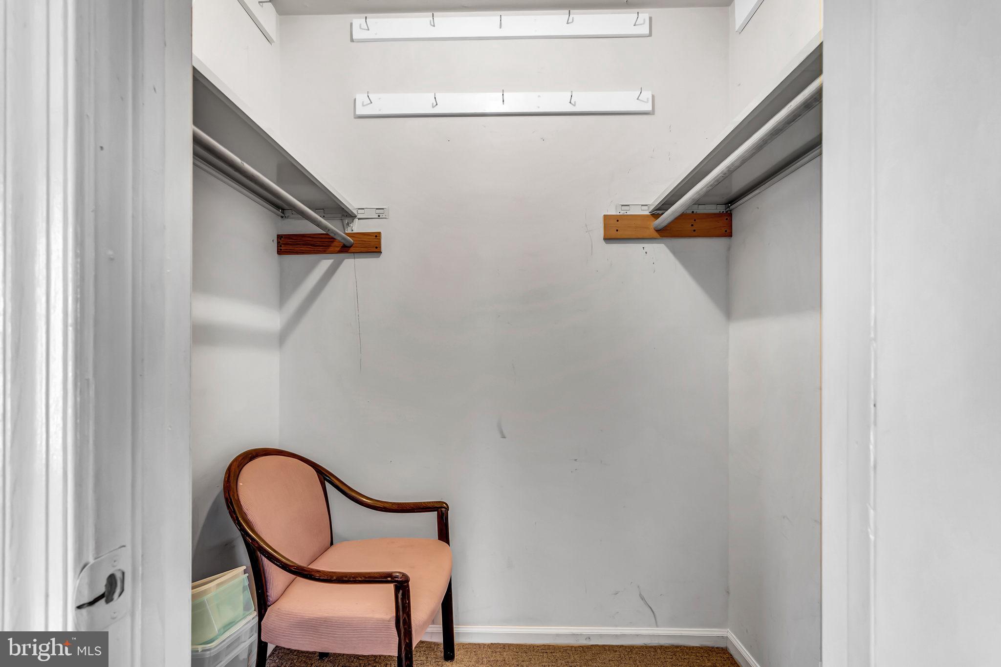 LAKE RIDGE/PROMONTRY OAK - Residential