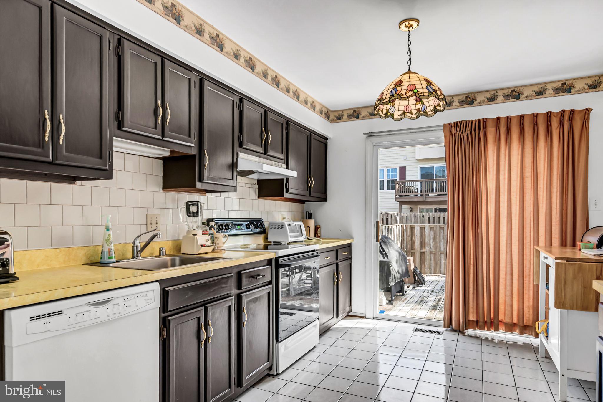 LAKE RIDGE/PROMONTRY OAK - Residential