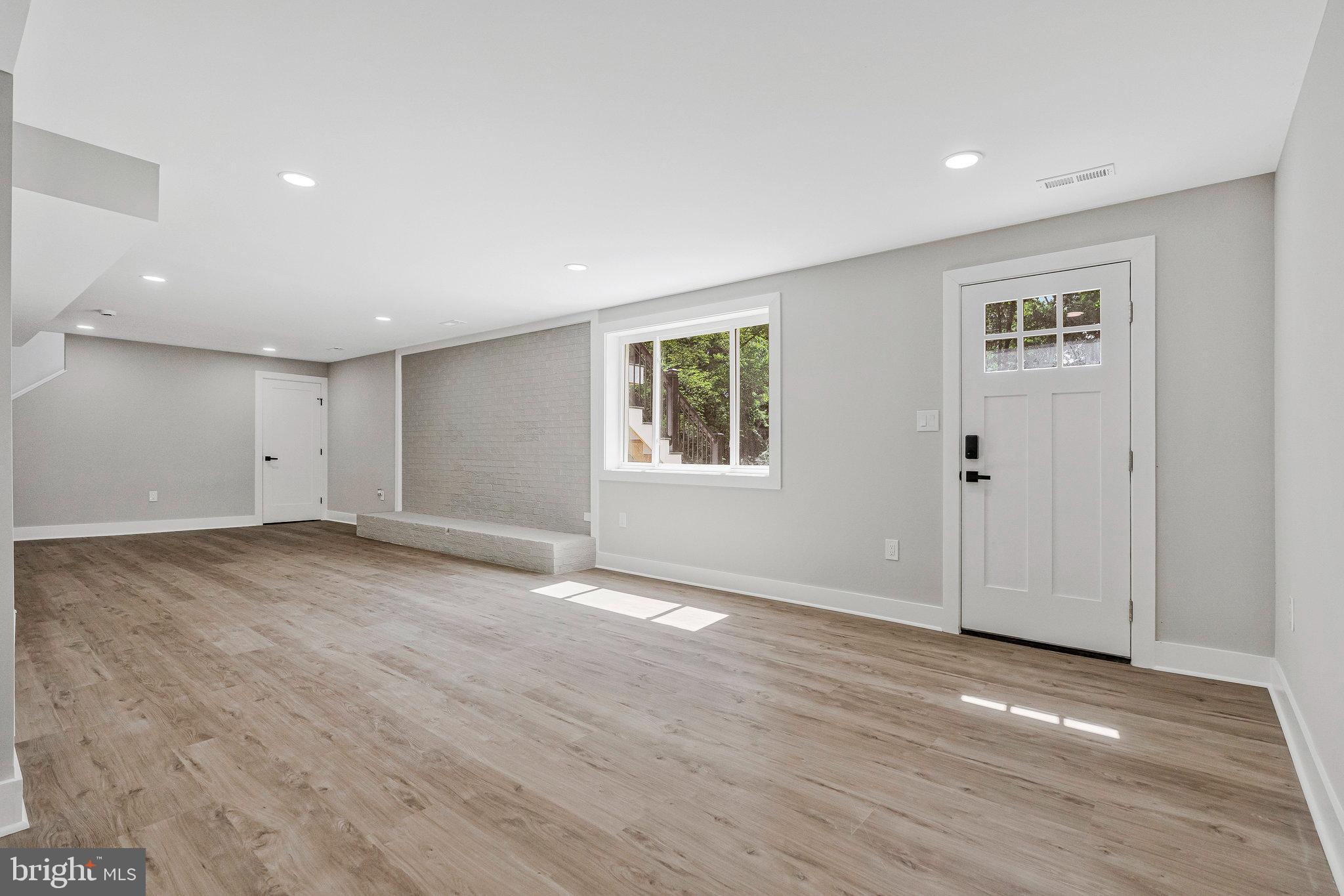 LORD FAIRFAX ESTATES - Residential