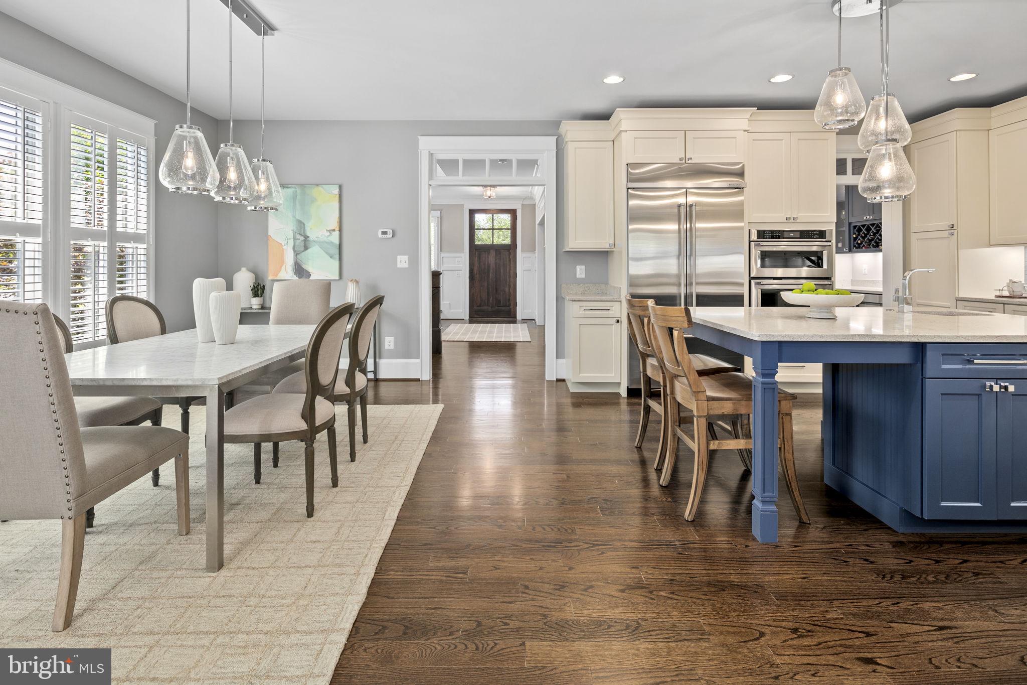 LYON VILLAGE - Residential