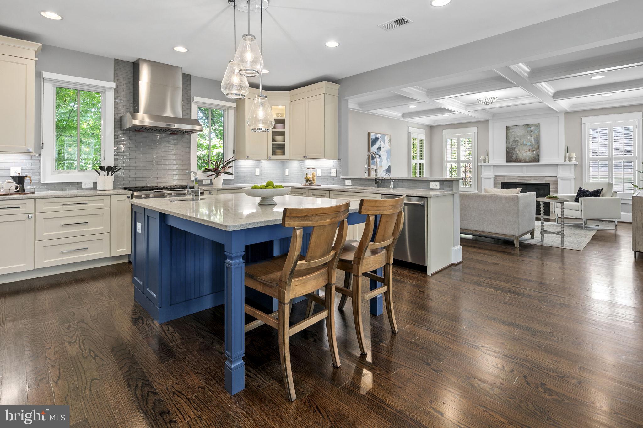 LYON VILLAGE - Residential