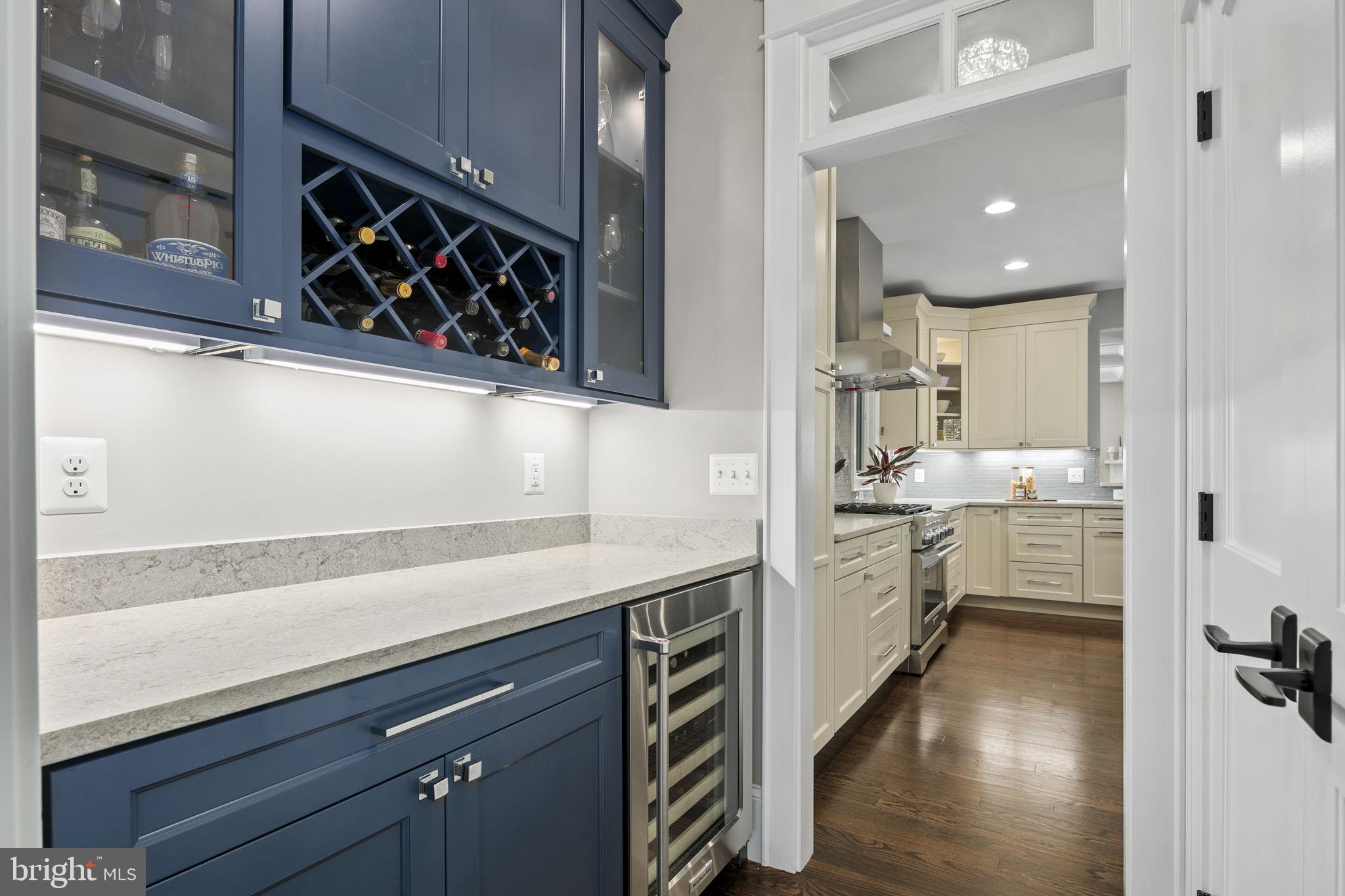 LYON VILLAGE - Residential