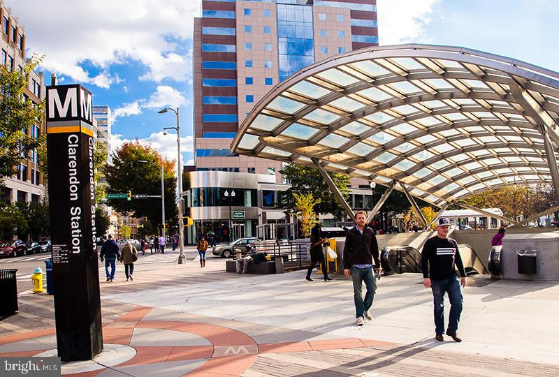 LYON VILLAGE - Residential