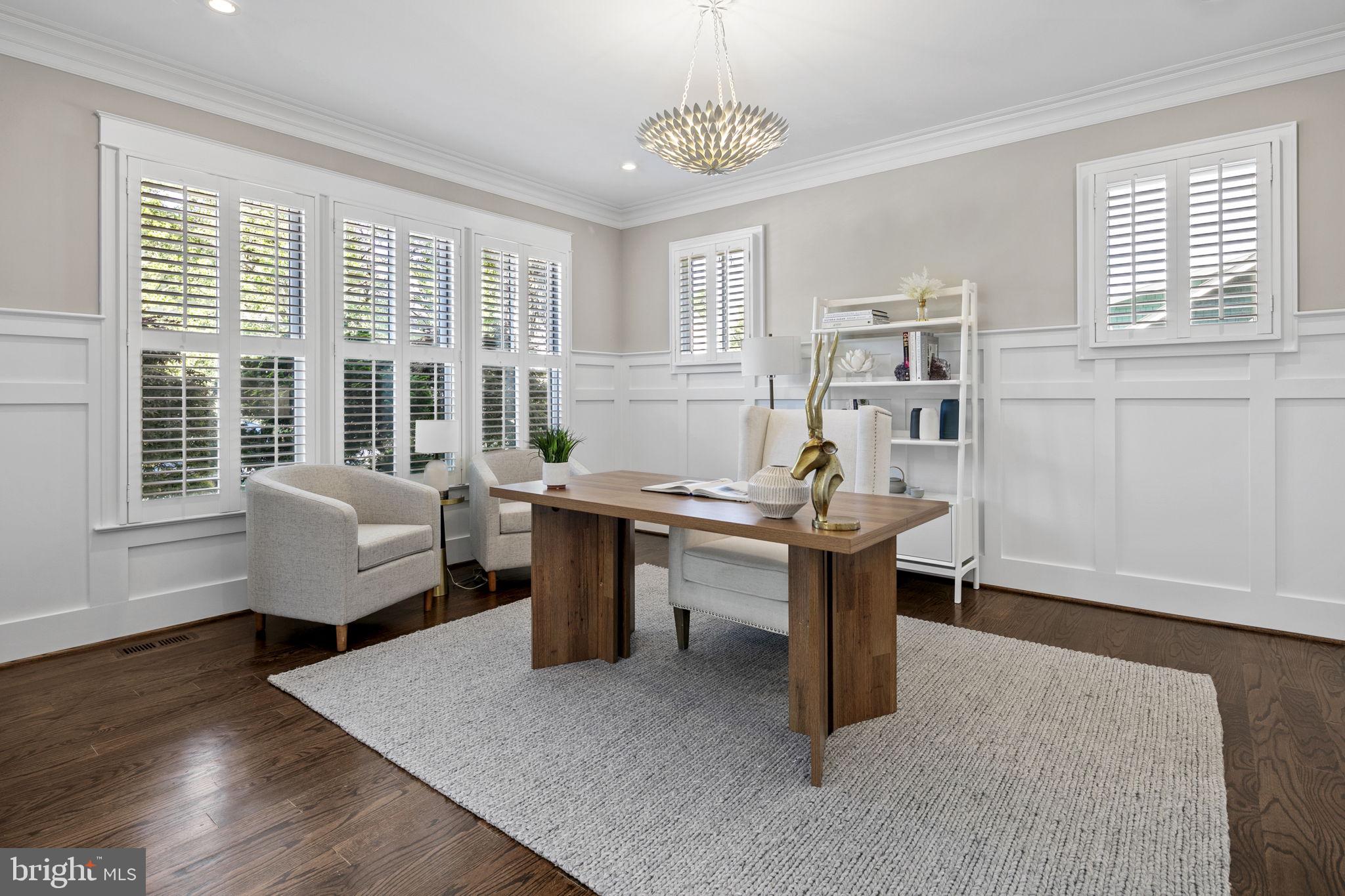 LYON VILLAGE - Residential