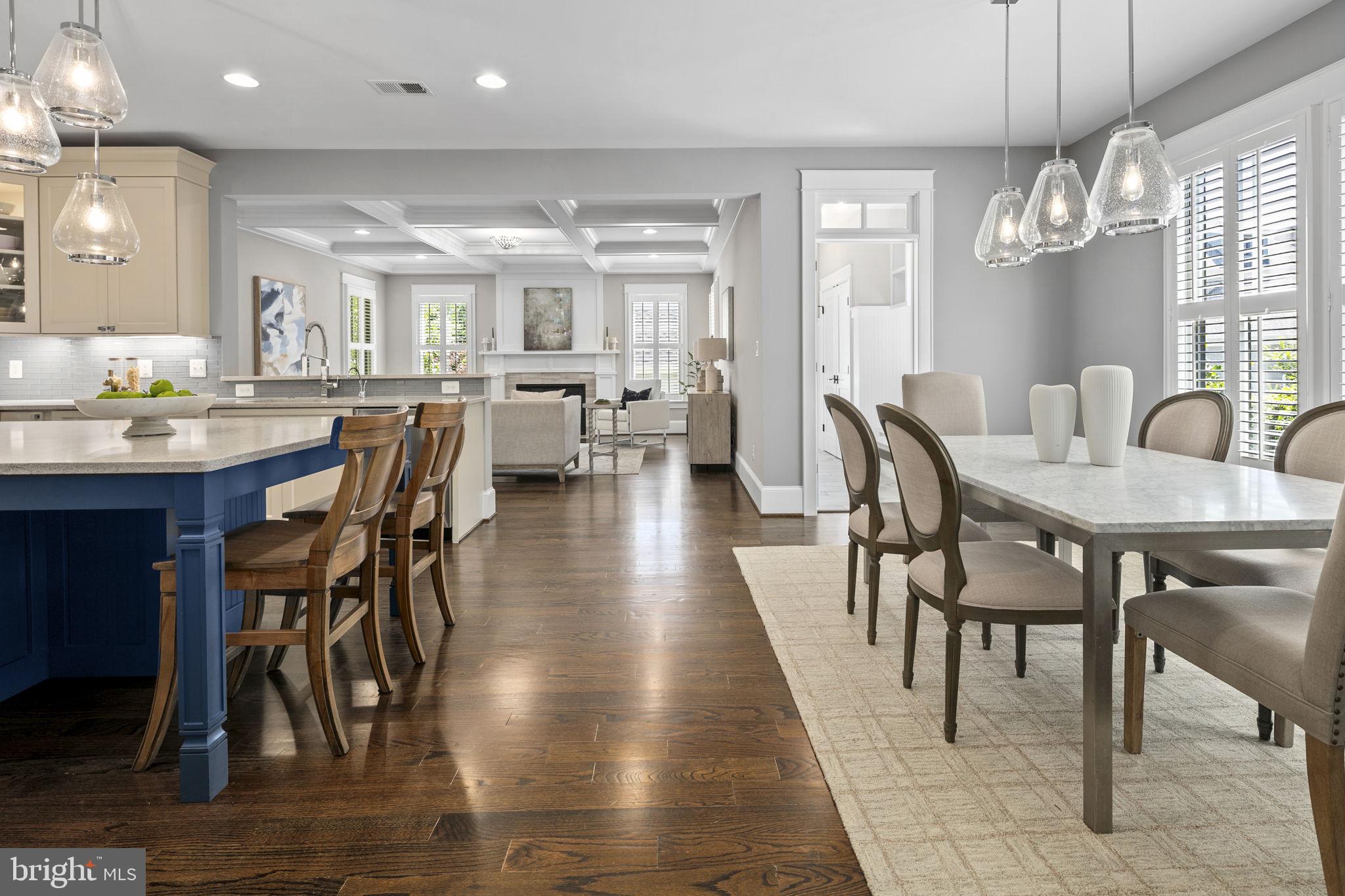 LYON VILLAGE - Residential