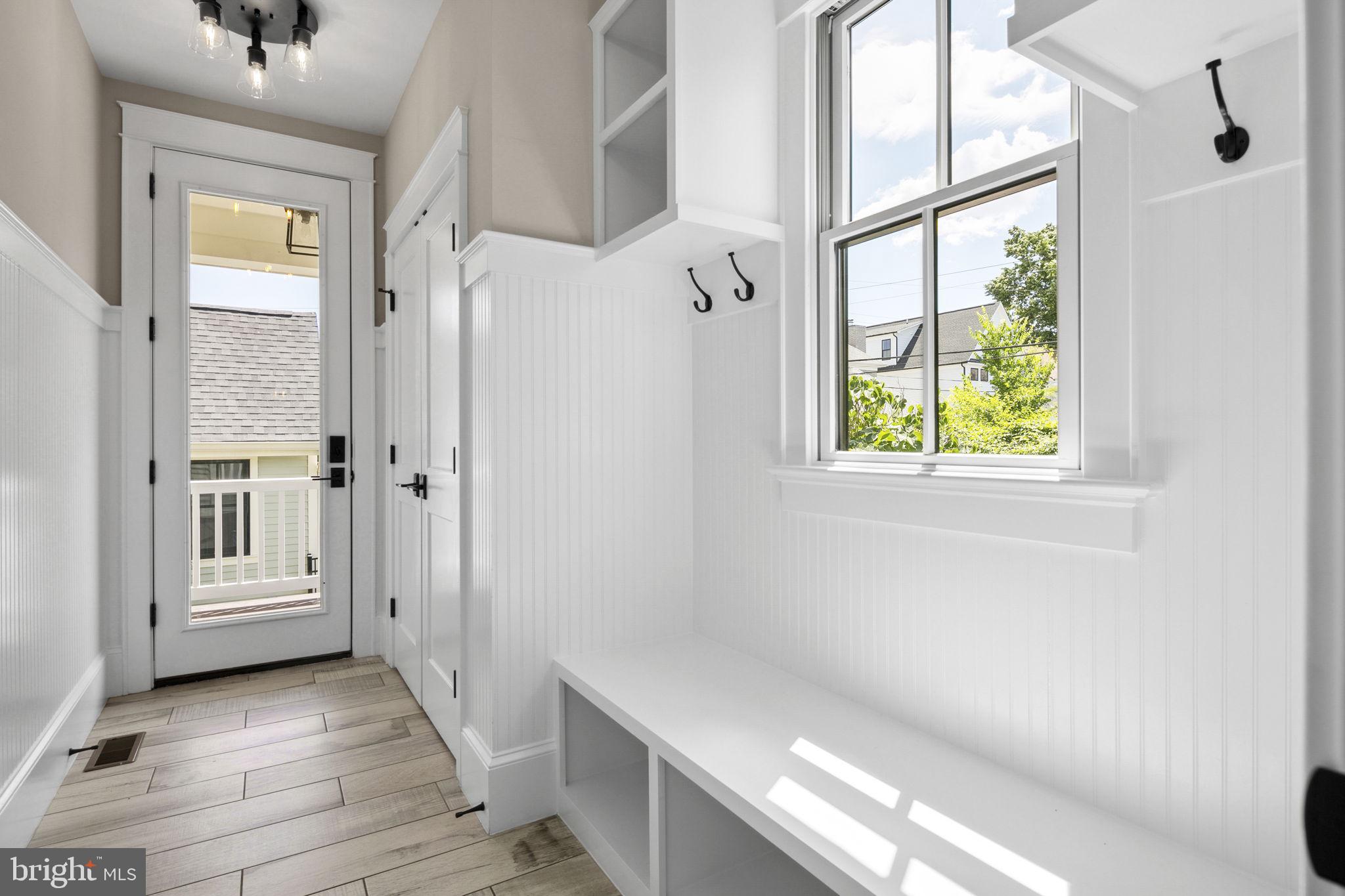 LYON VILLAGE - Residential