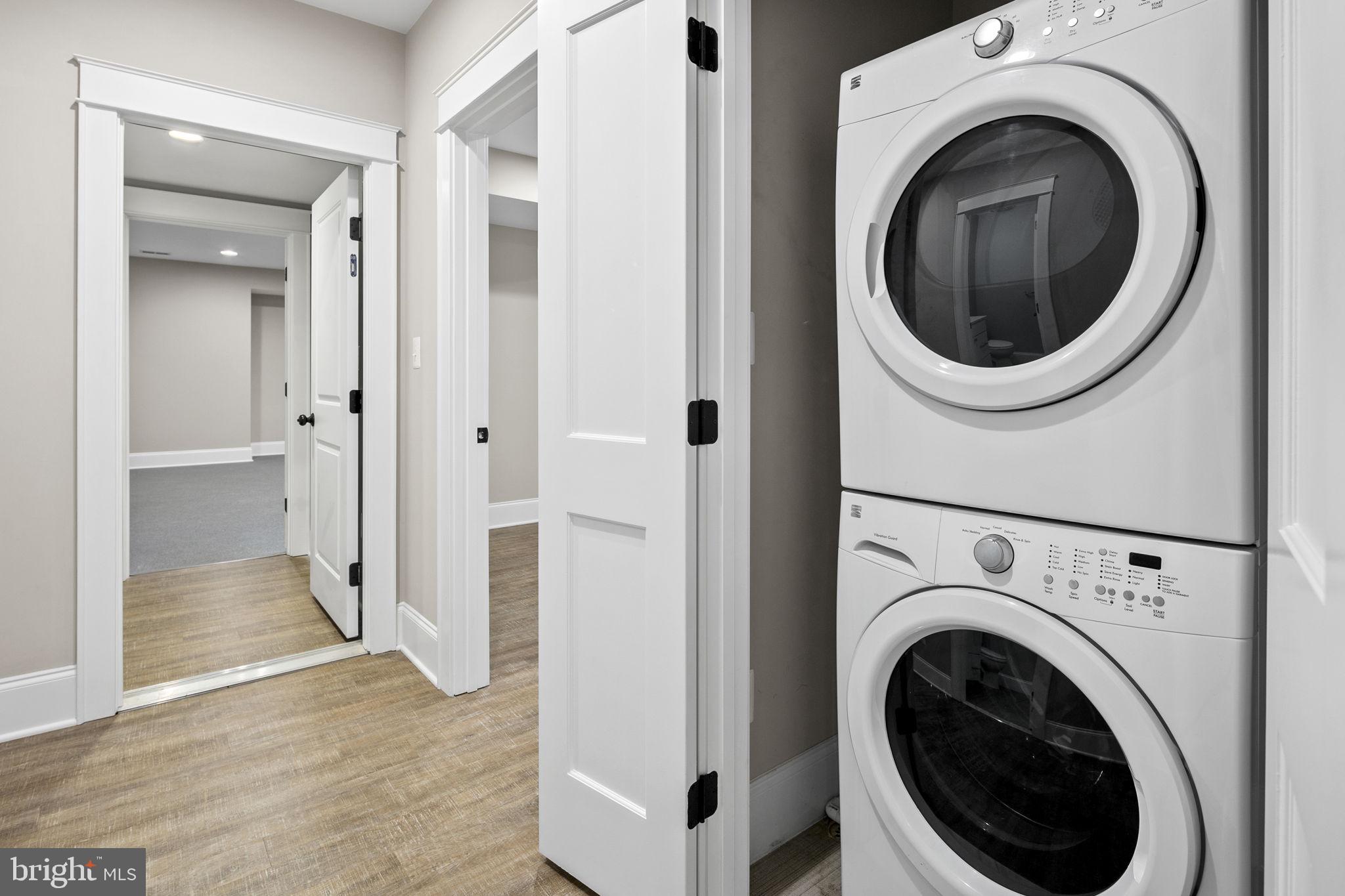 LYON VILLAGE - Residential