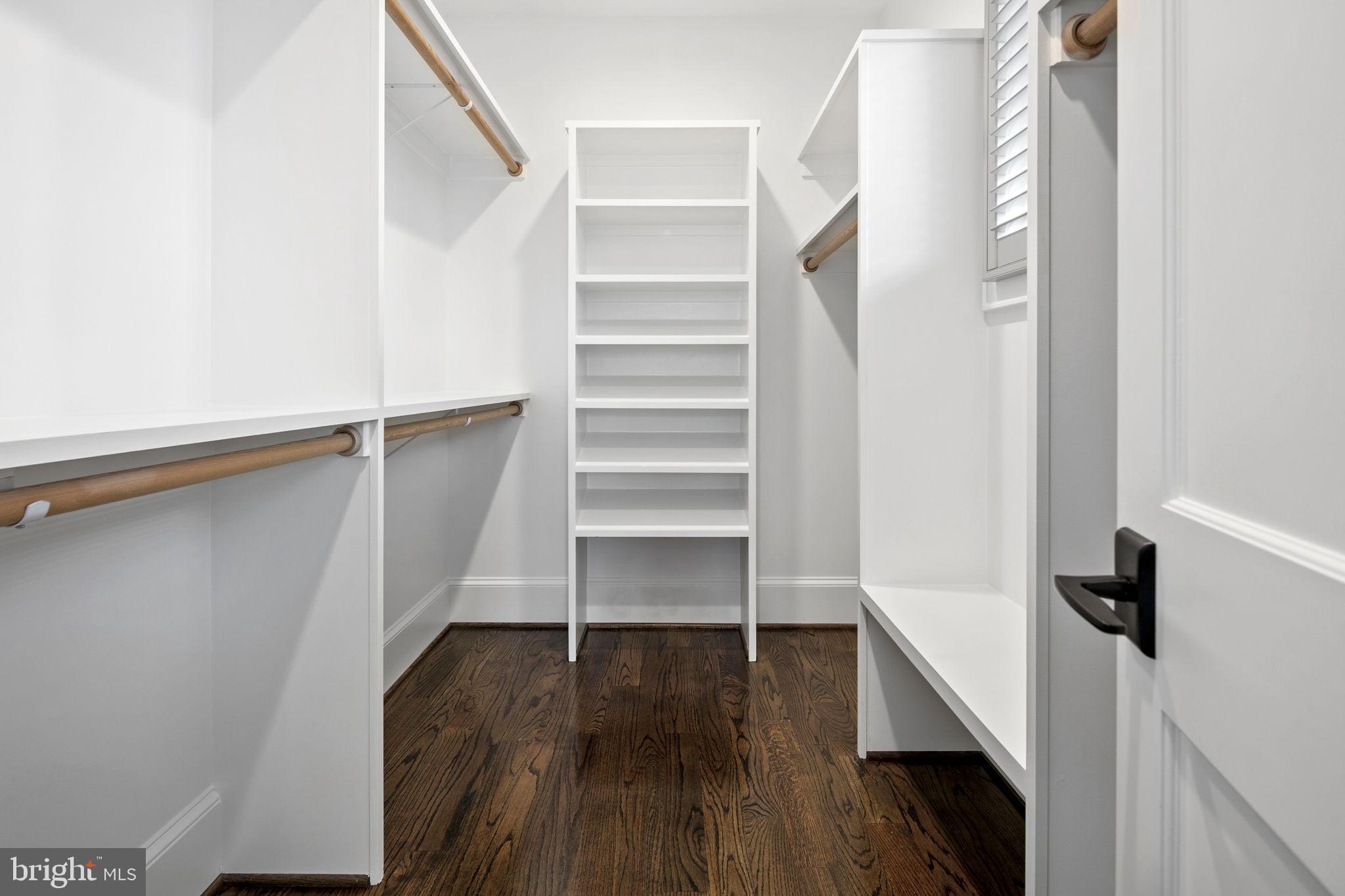 LYON VILLAGE - Residential