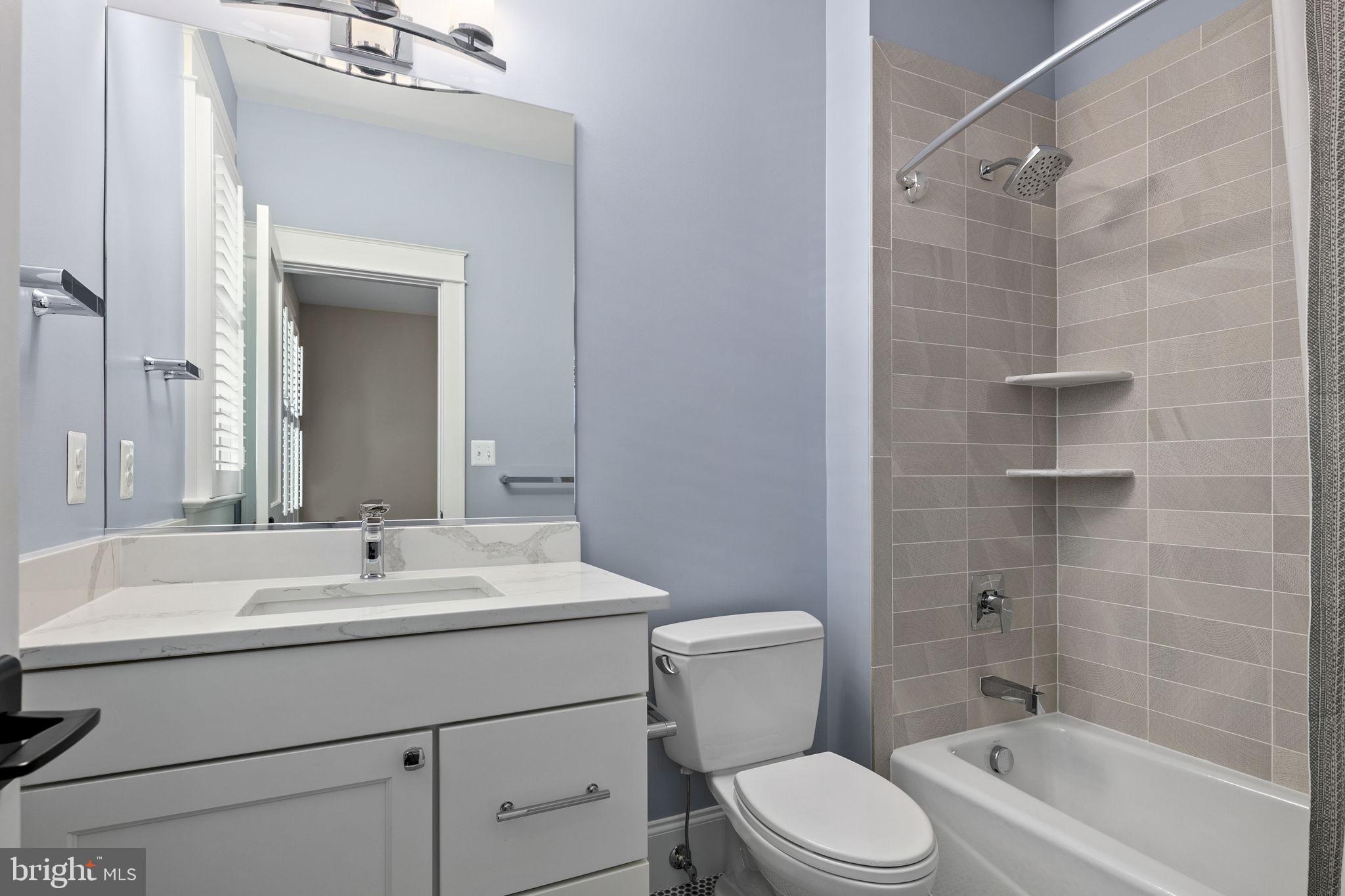 LYON VILLAGE - Residential