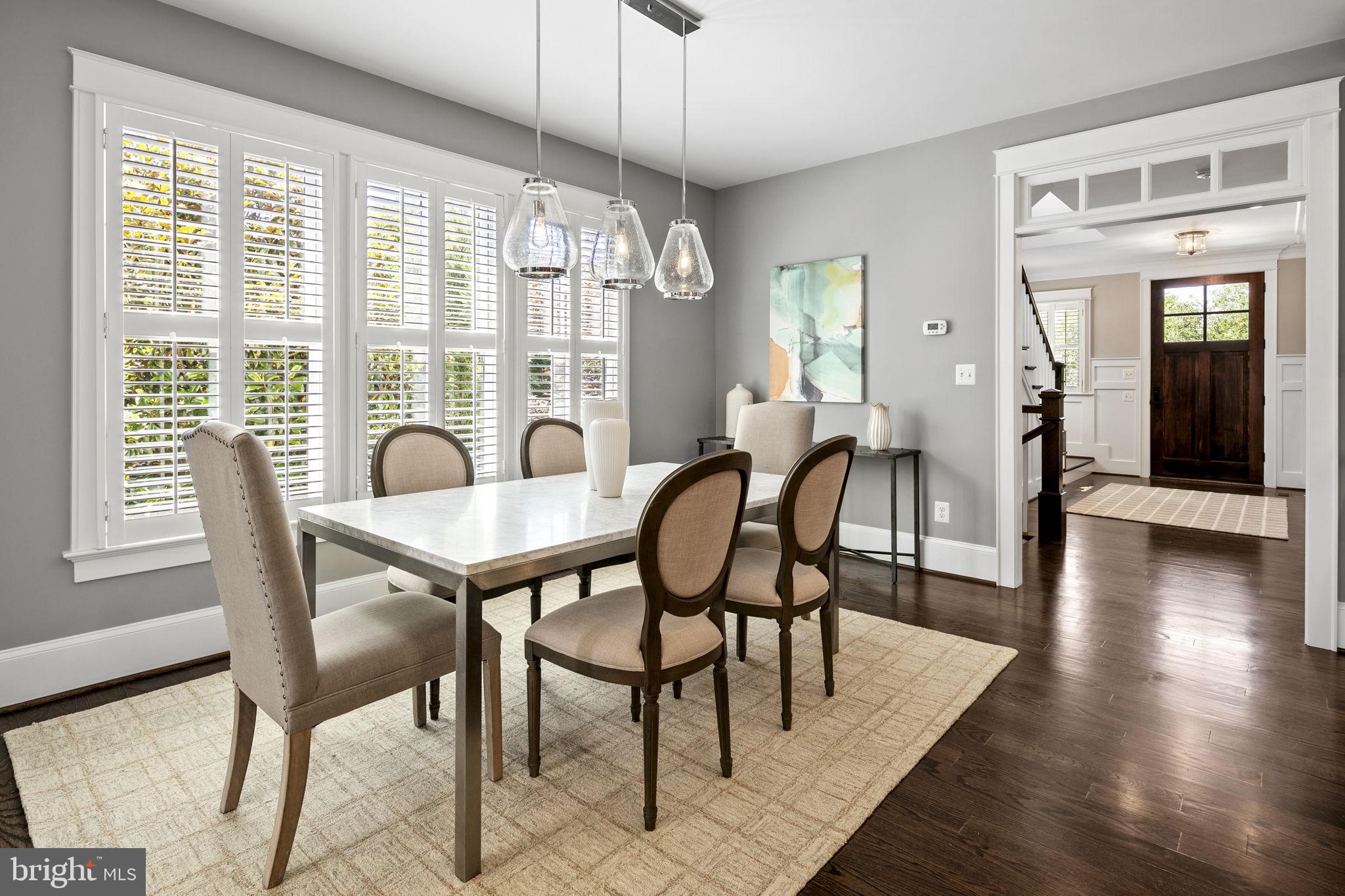 LYON VILLAGE - Residential