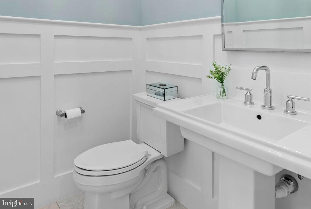 LYON VILLAGE - Residential