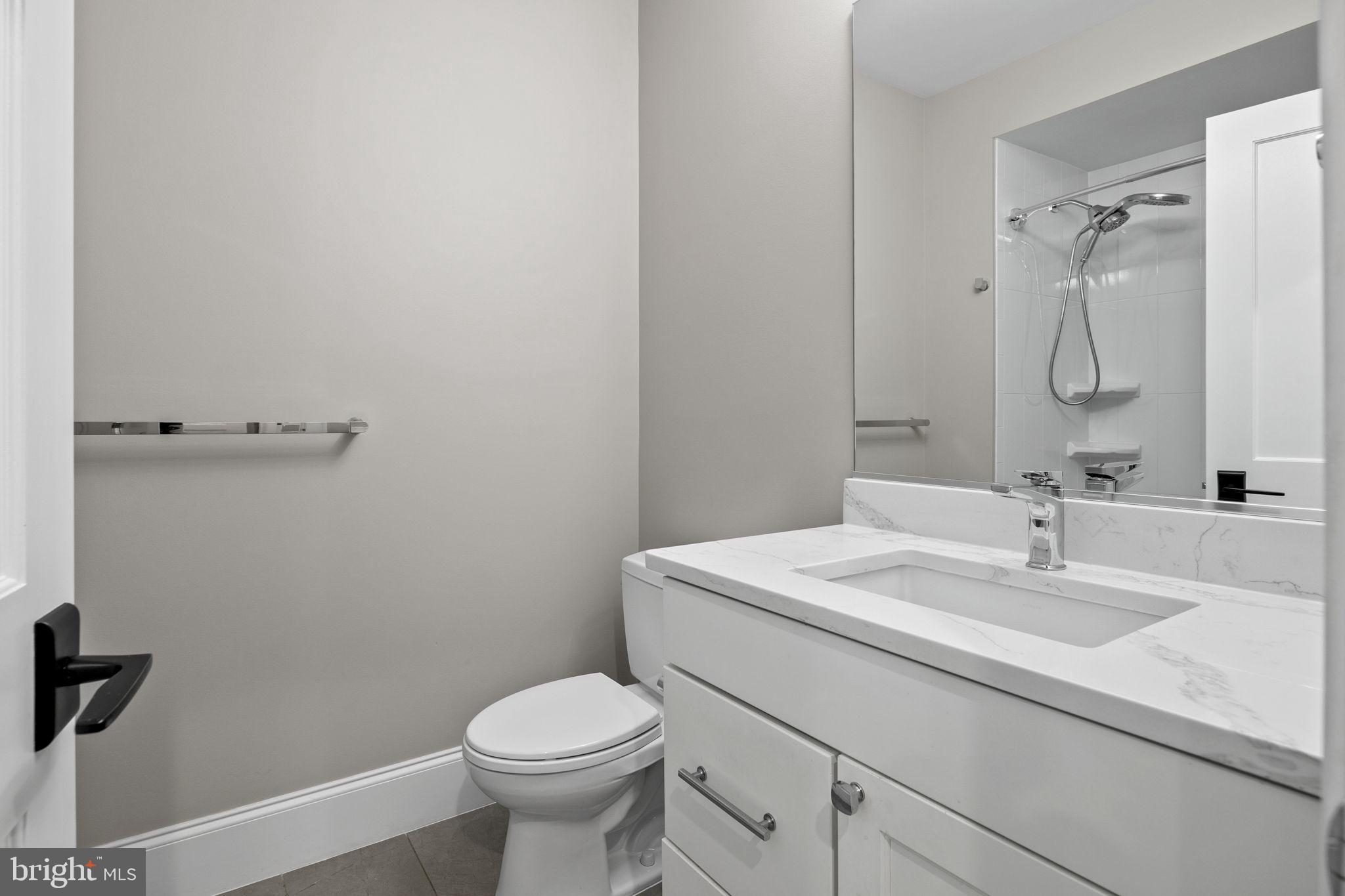 LYON VILLAGE - Residential