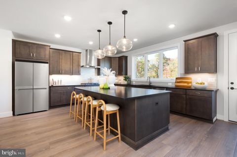 1610 FELLOWSHIP SQUARE RESTON VA 20190