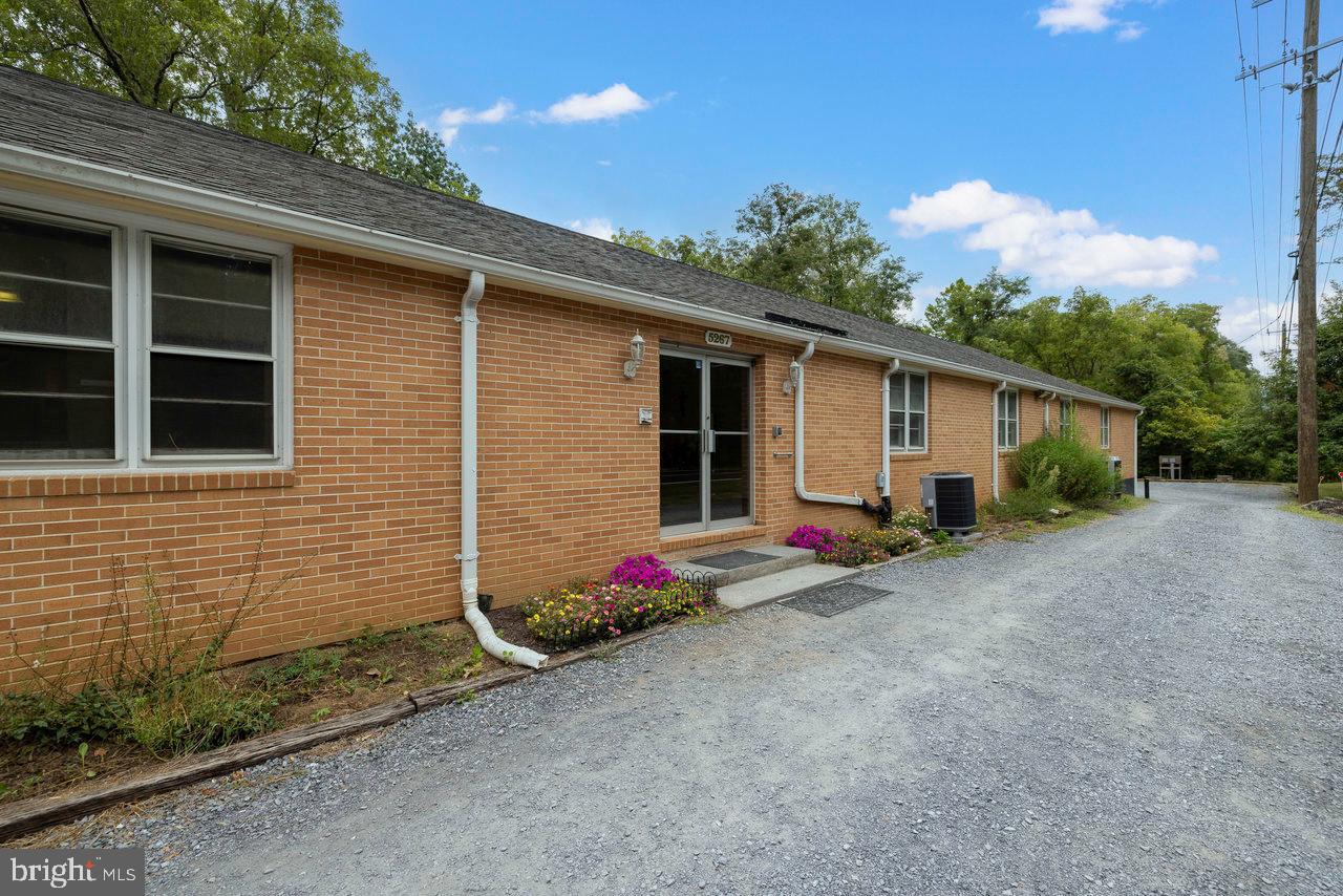 5239 JOHN MARSHALL HIGHWAY B
