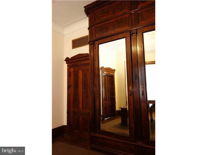 ART MUSEUM AREA - Commercial Sale