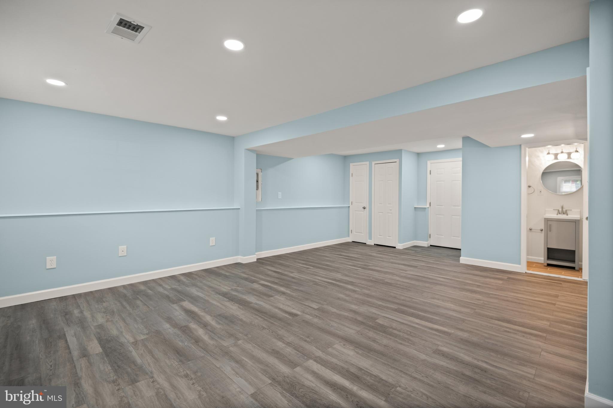 VILLAGE OF OAK GROVE - Residential