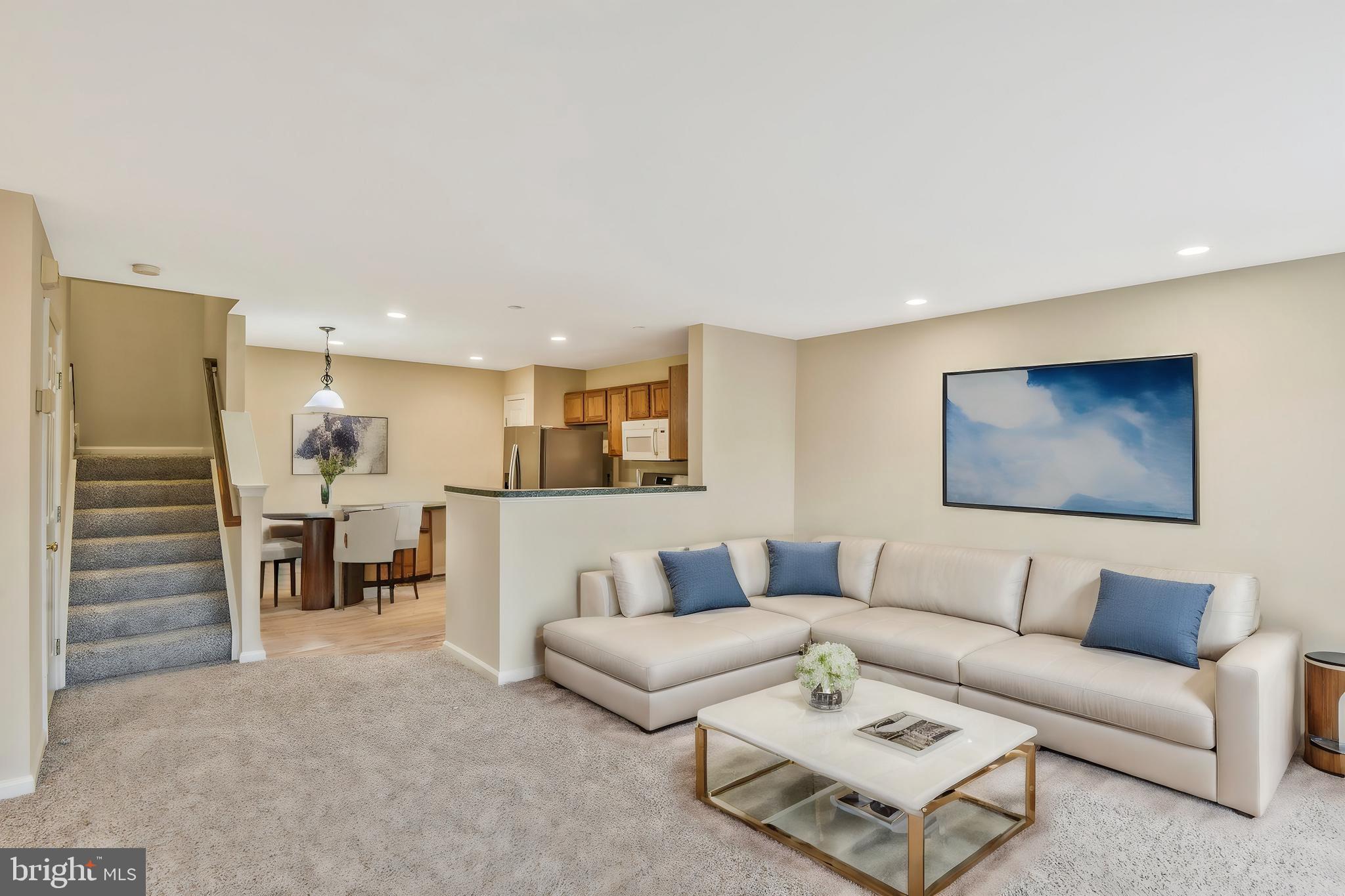 WELLINGTON/CLOVERHILL - Residential