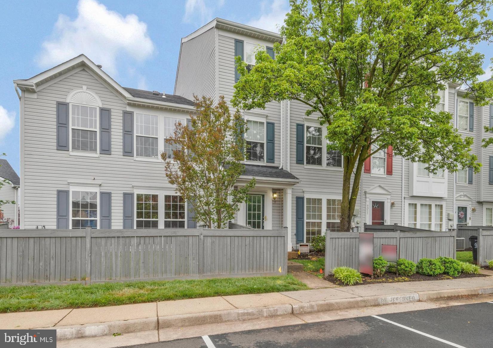 WELLINGTON/CLOVERHILL - Residential