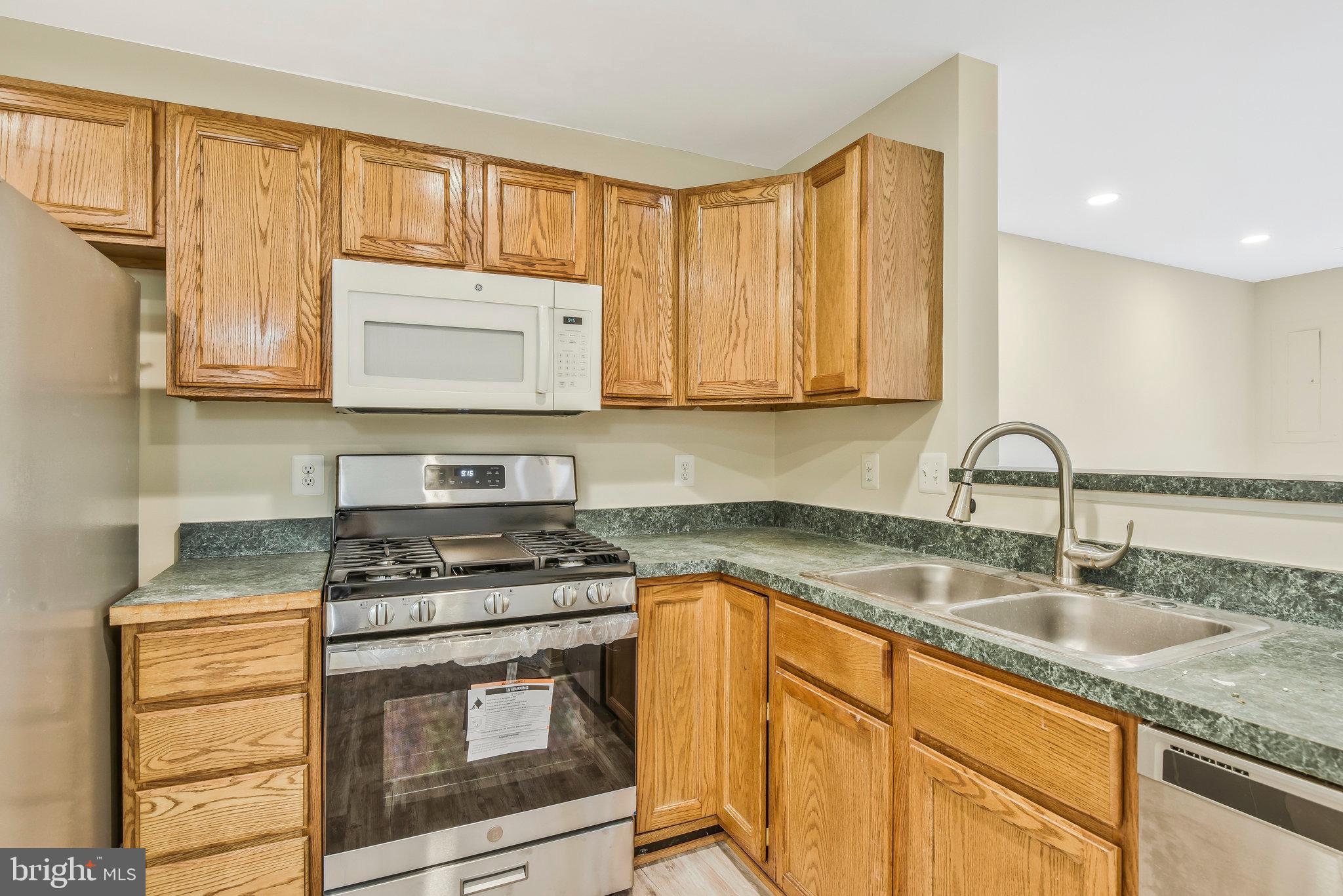 WELLINGTON/CLOVERHILL - Residential