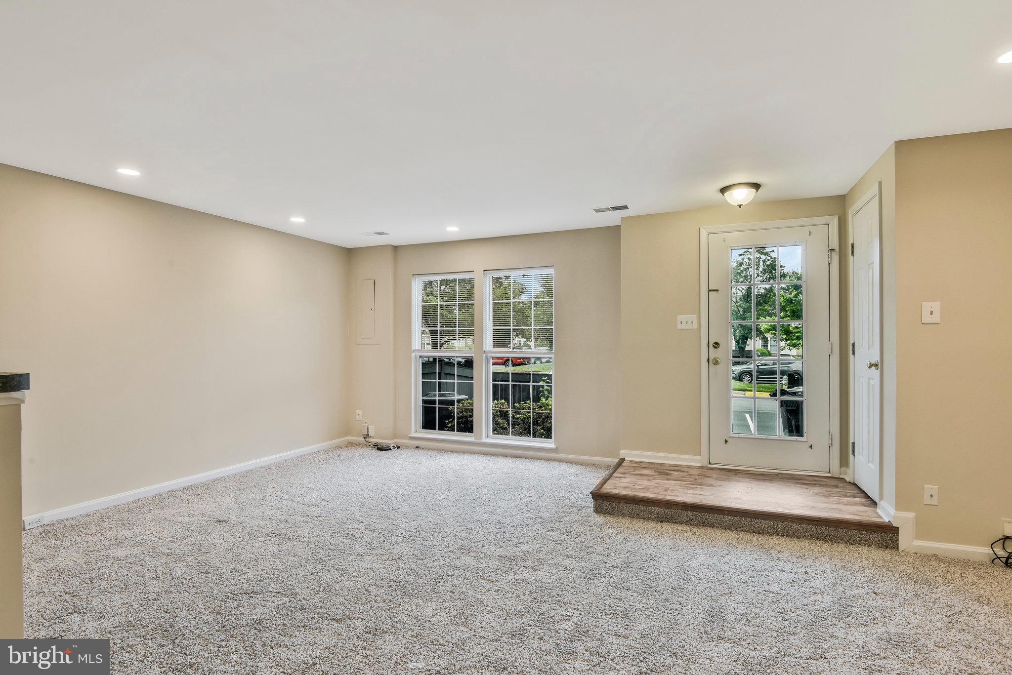 WELLINGTON/CLOVERHILL - Residential