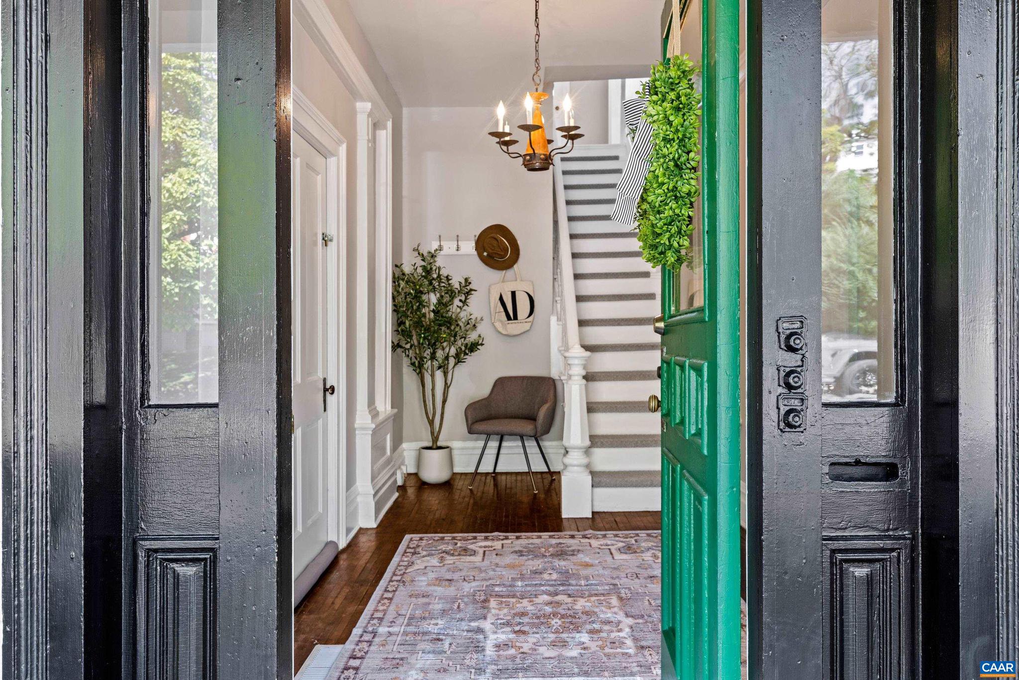 830 W BEVERLEY ST APT 1