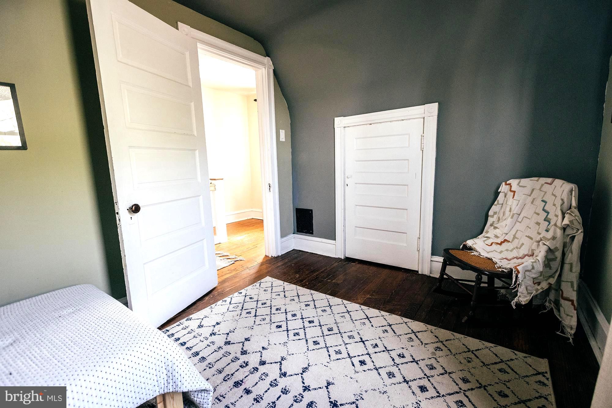 JENKINTOWN - Residential