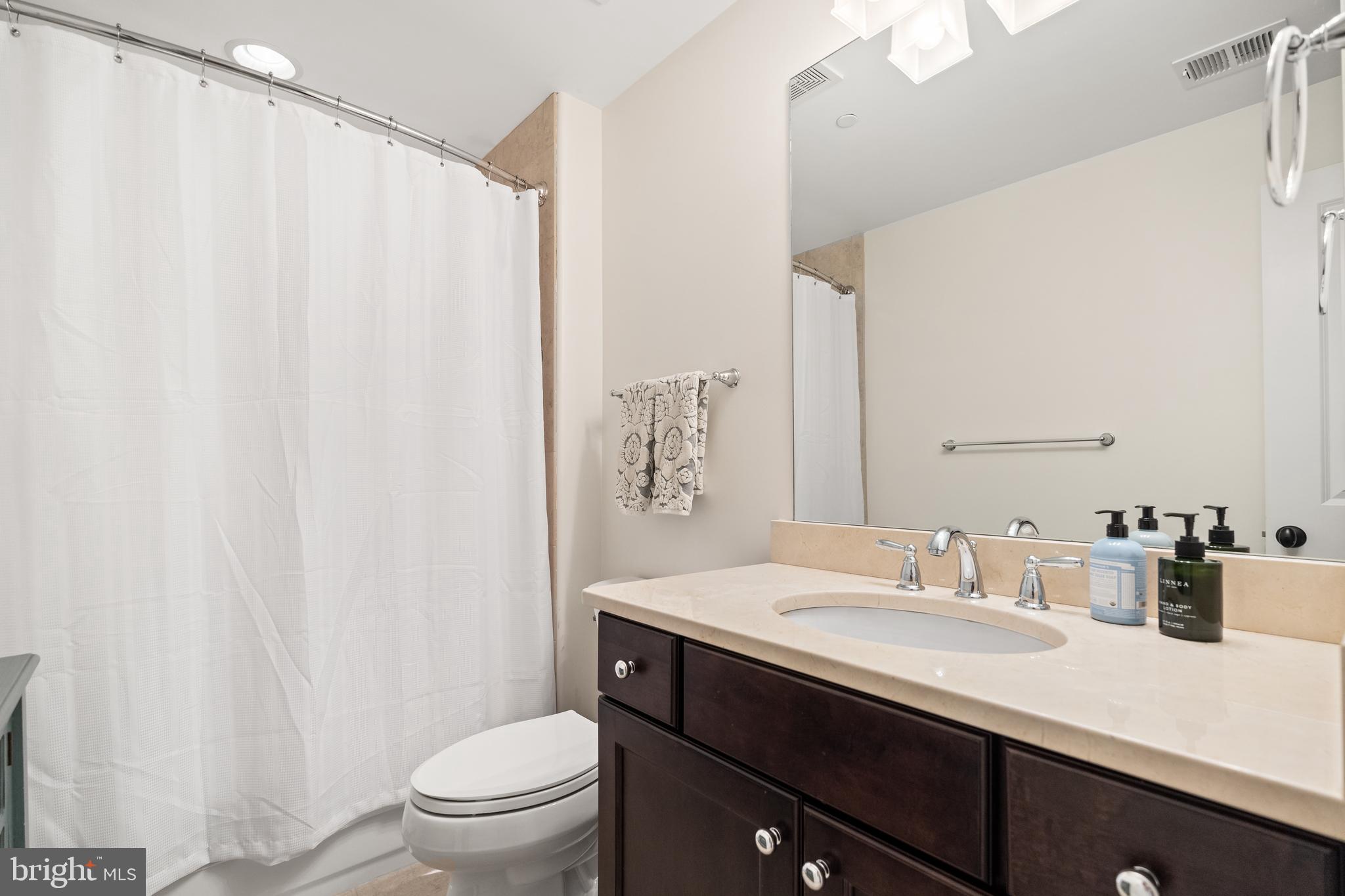 WORTHINGTON GREEN - Residential