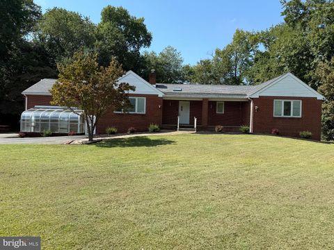 Photo of 8 Emma Court, WILMINGTON, DE 19810 (MLS # DENC2085512)
