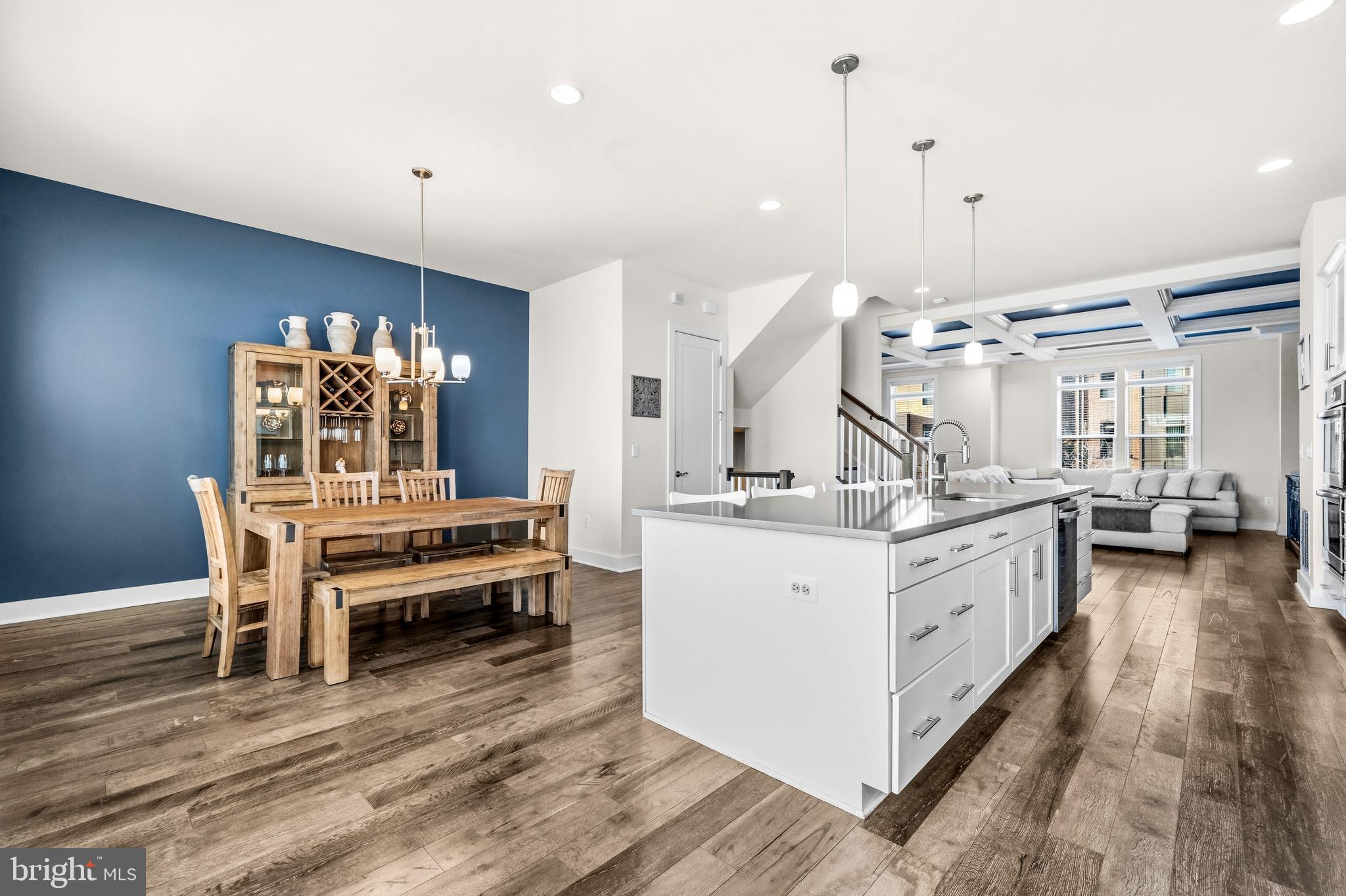 ONE LOUDOUN - Residential