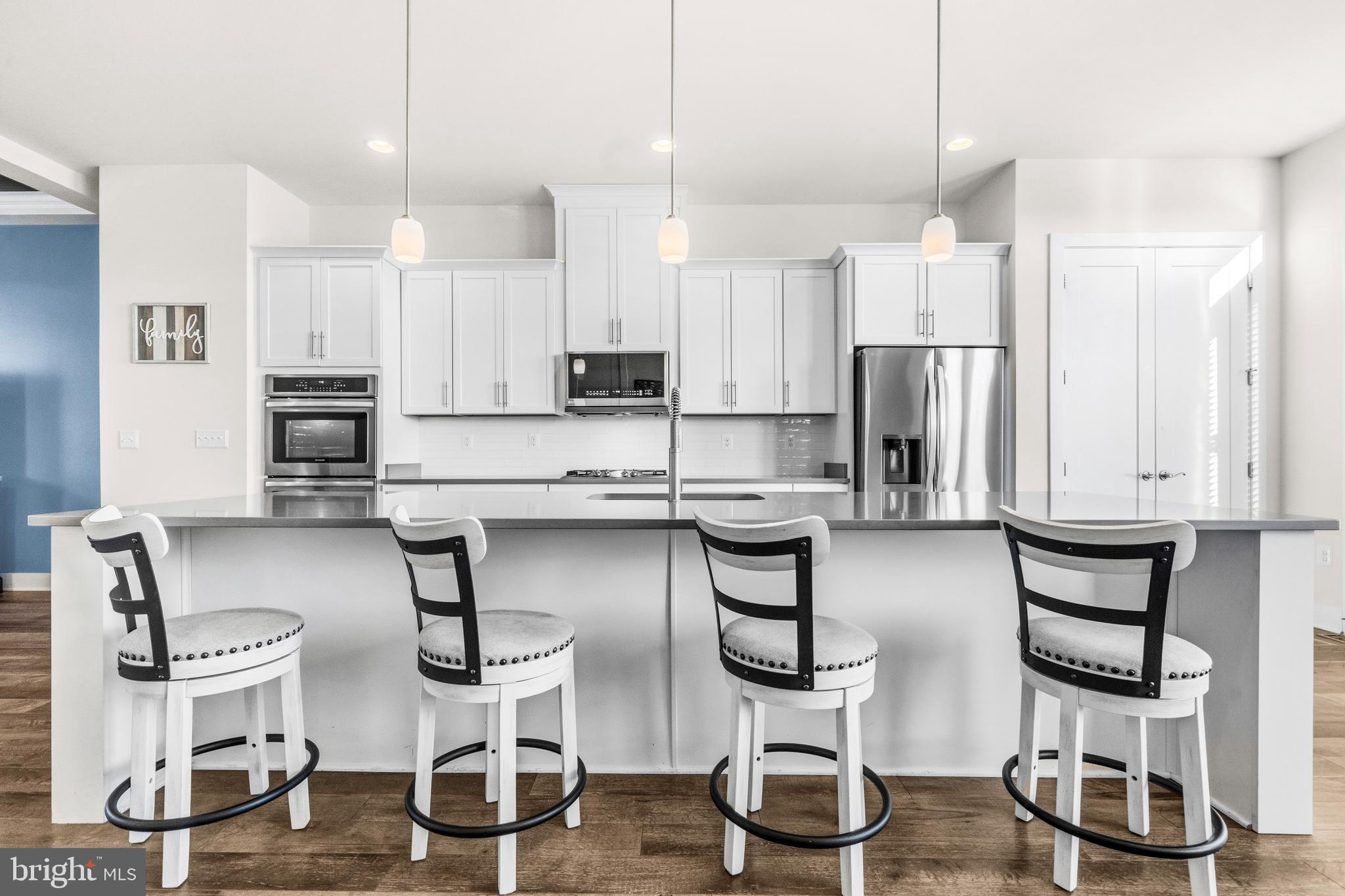 ONE LOUDOUN - Residential