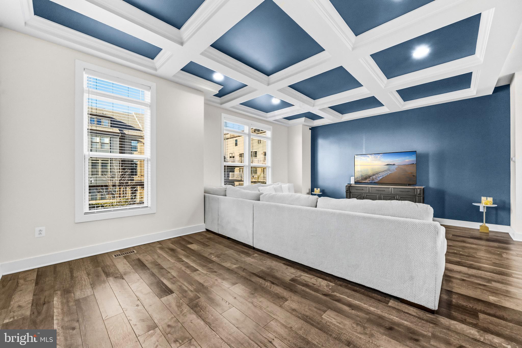 ONE LOUDOUN - Residential