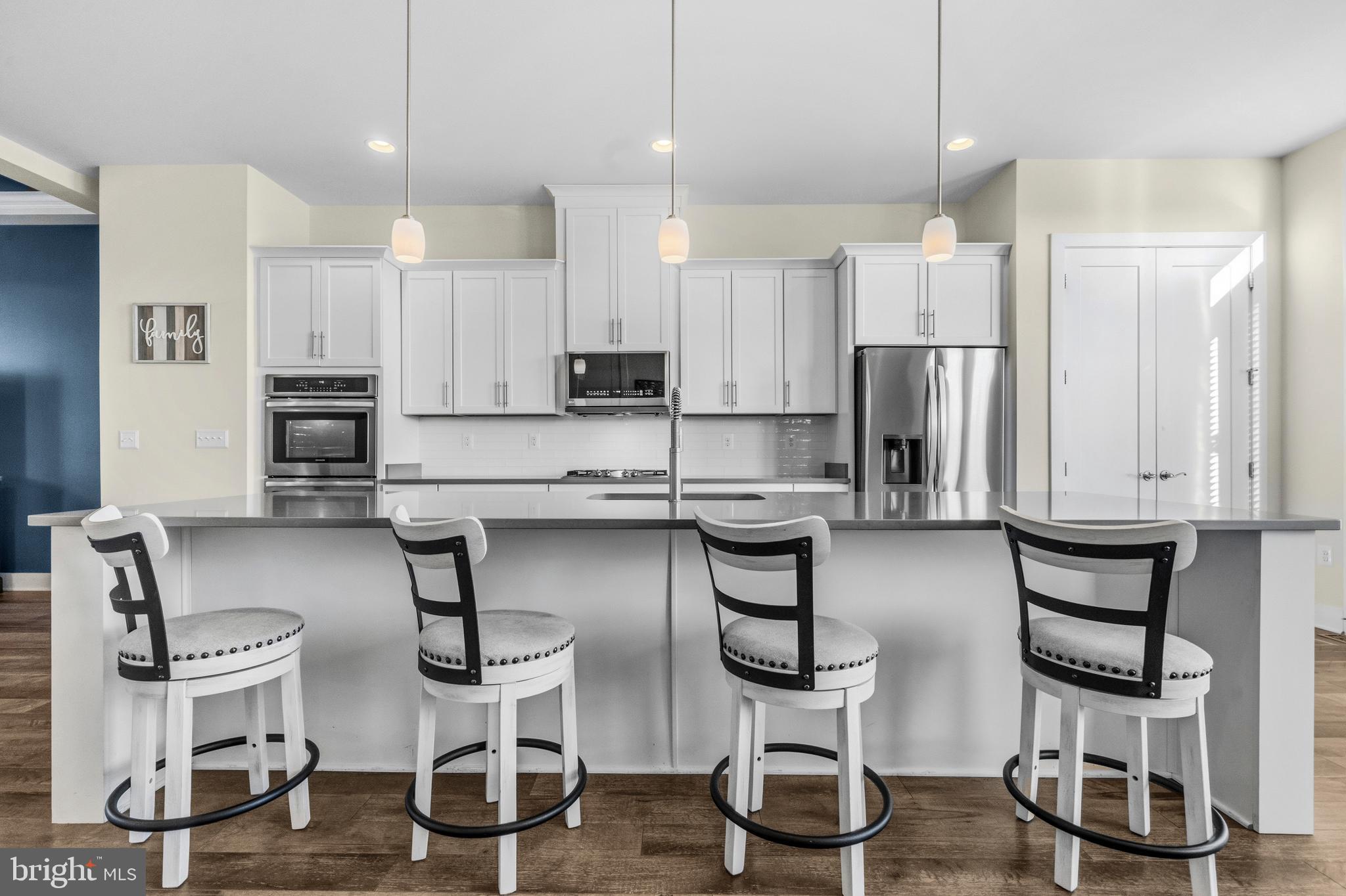 ONE LOUDOUN - Residential