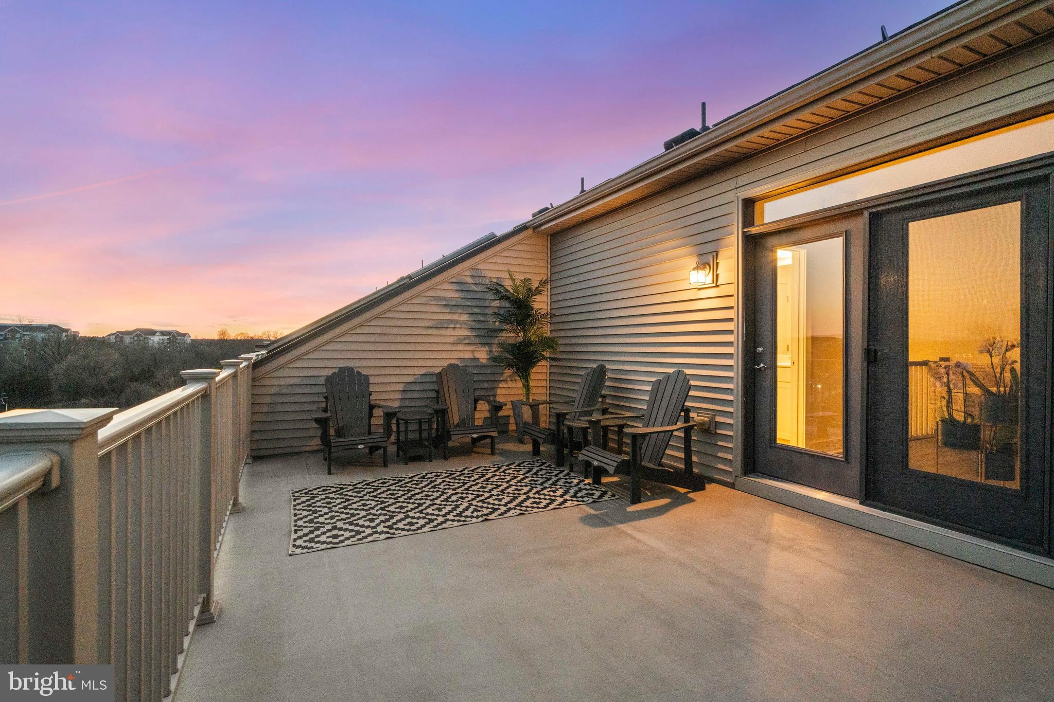 ONE LOUDOUN - Residential