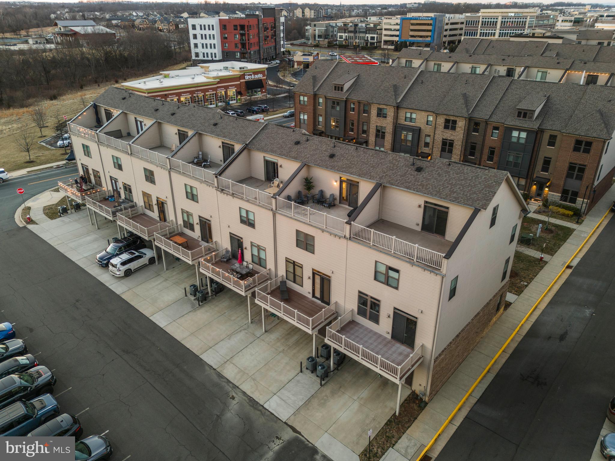 ONE LOUDOUN - Residential