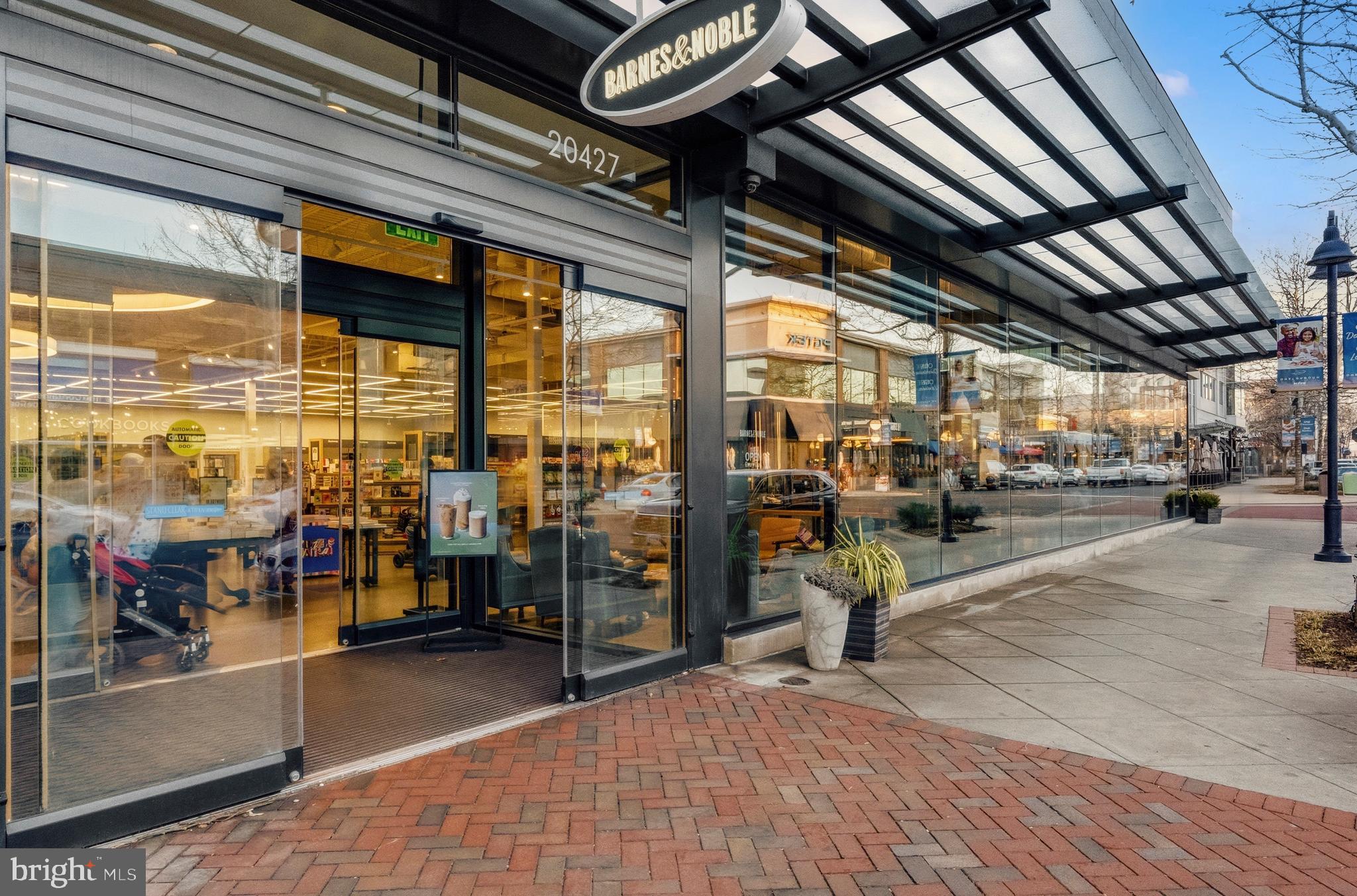 ONE LOUDOUN - Residential