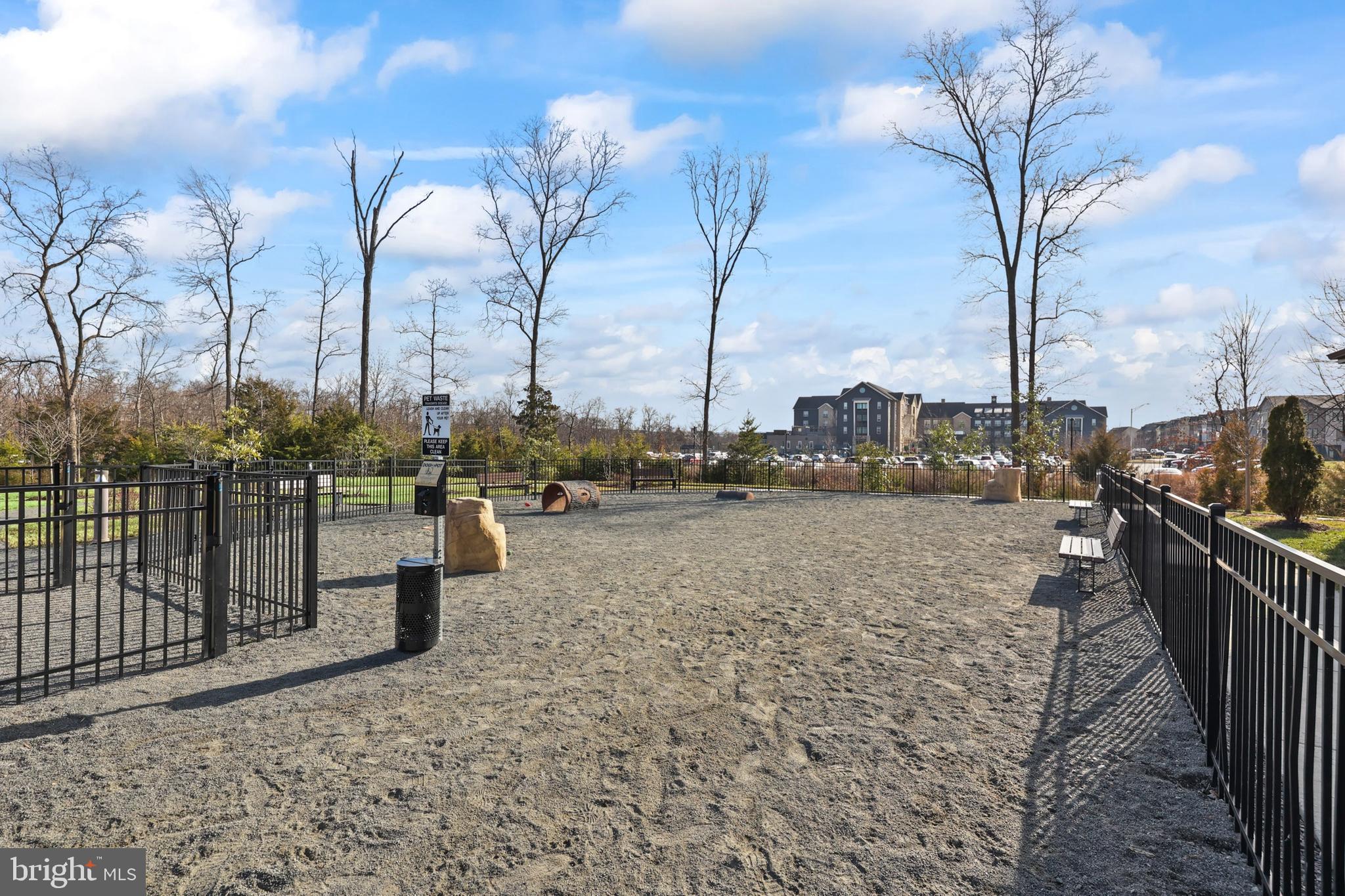 ONE LOUDOUN - Residential