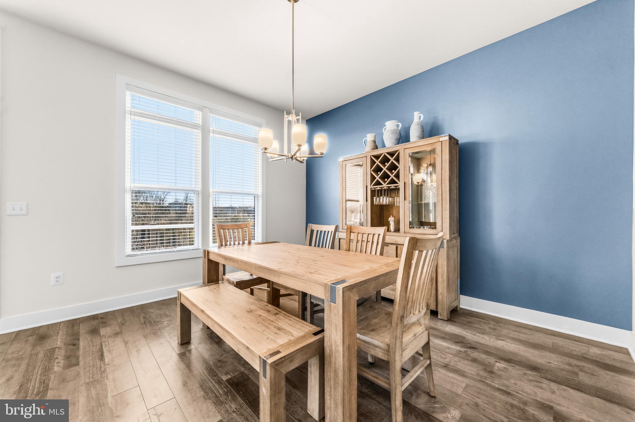 ONE LOUDOUN - Residential