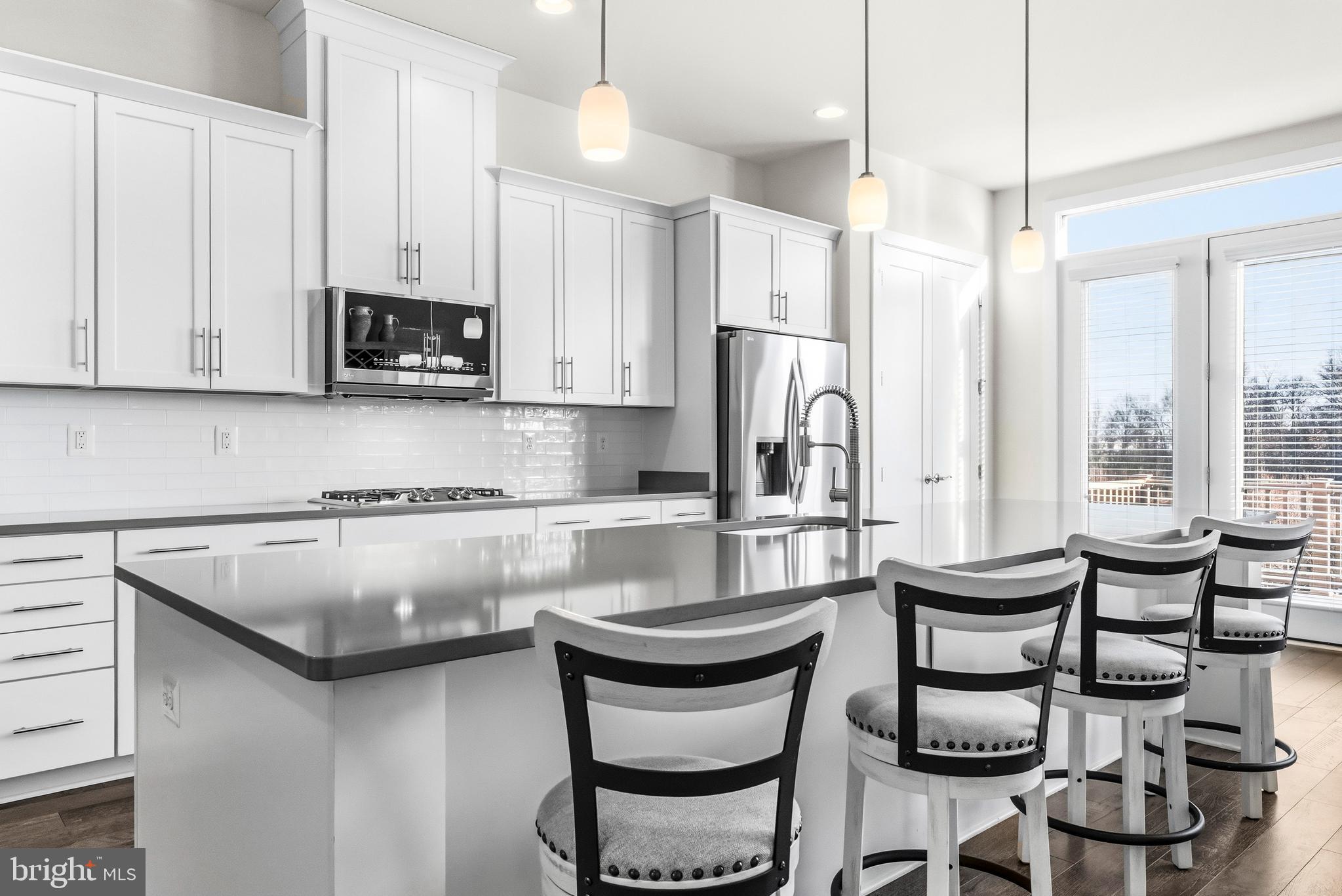 ONE LOUDOUN - Residential